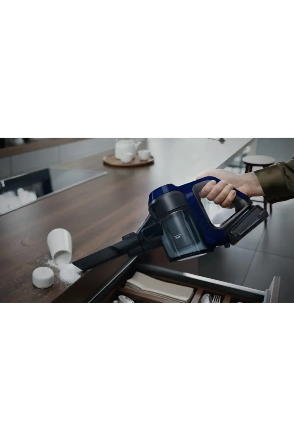 iQ500 VSM120B Dik Şarjlı Elektrik Süpürgesi 10 YIL MOTOR GARANTİL