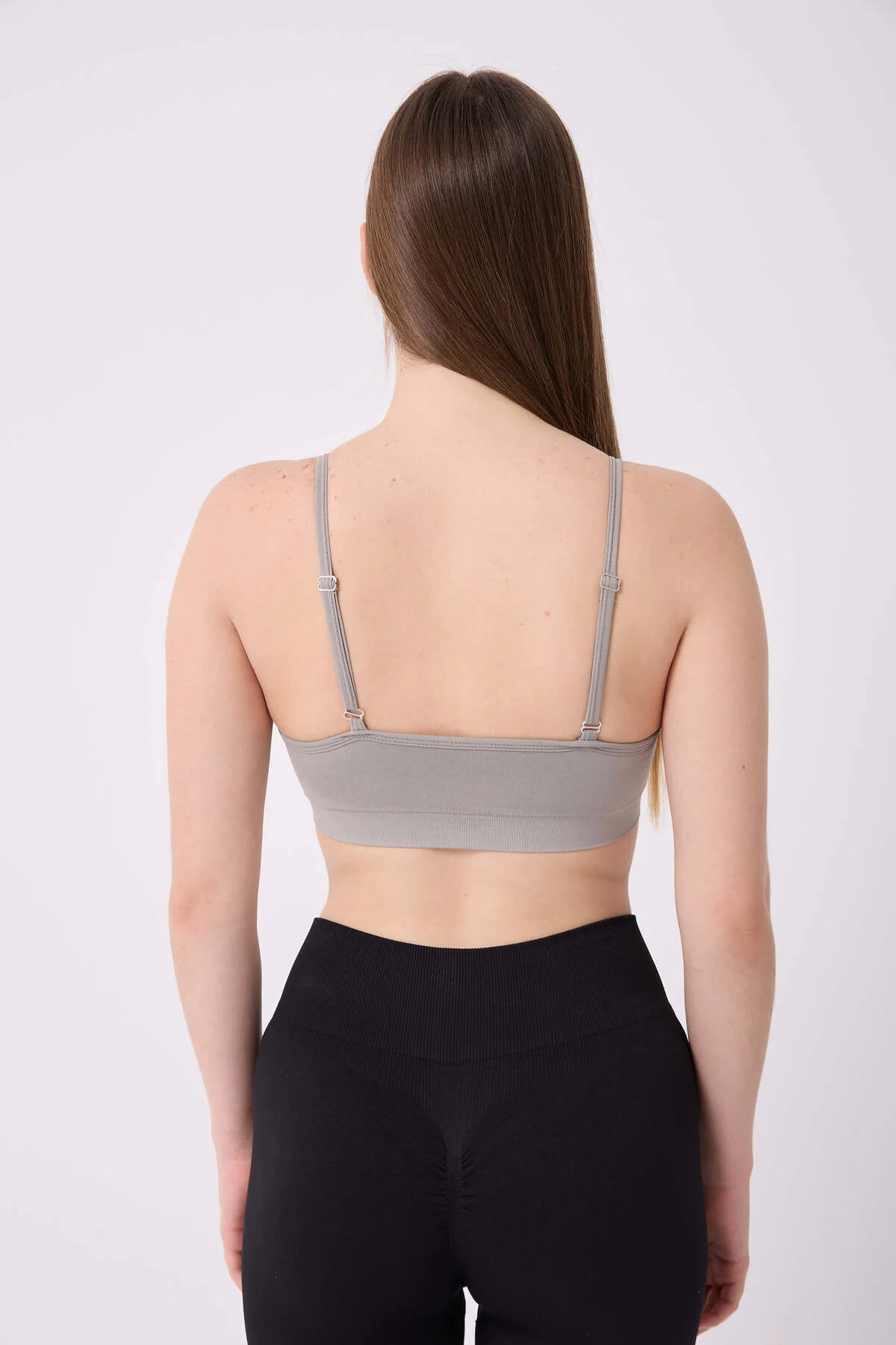 İrin Model İnce Askılı Pedli Toparlayıcı Spor Büstiyer