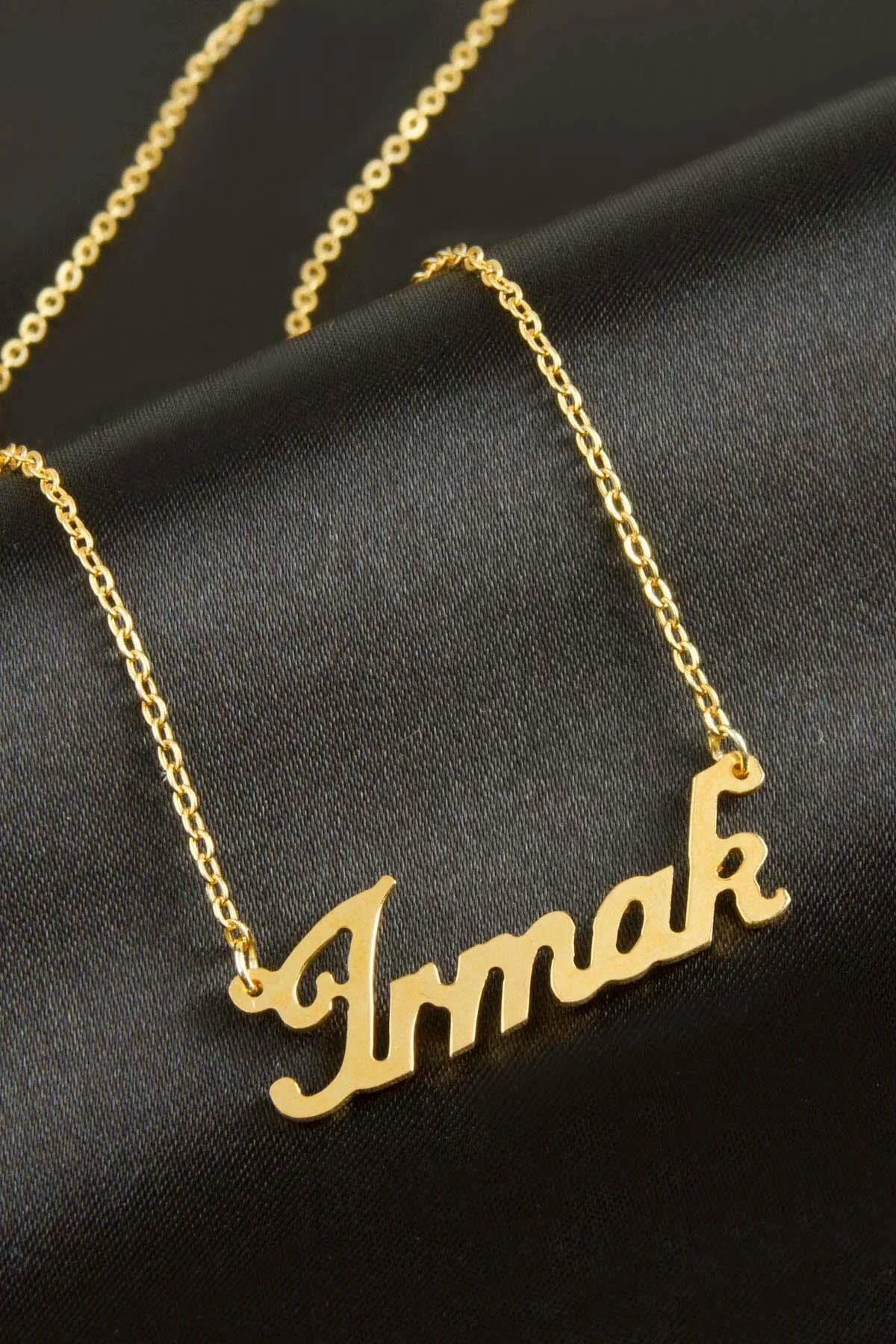 Irmak Isimli Kolye (Kişiye Özel) Irmak Isimli Kolye (Kişiye Özel)