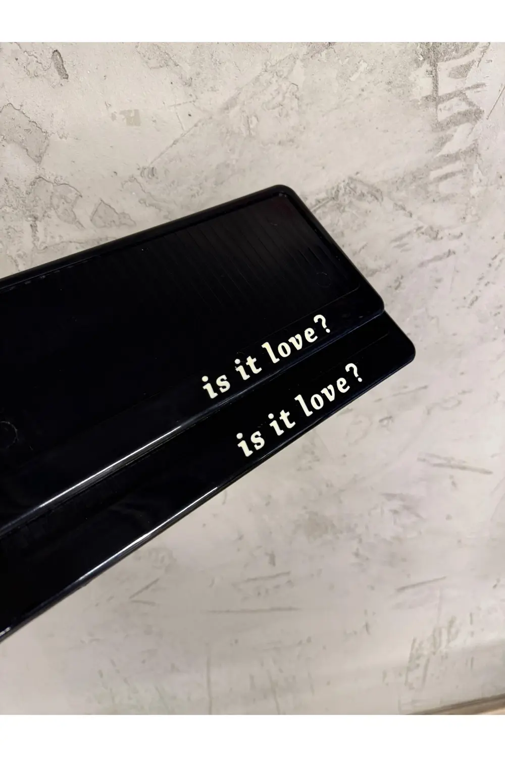IS IT LOVE POLİKARBON PLAKALIK PİANO BLACK Fiyatı, Yorumları ve Özellikleri