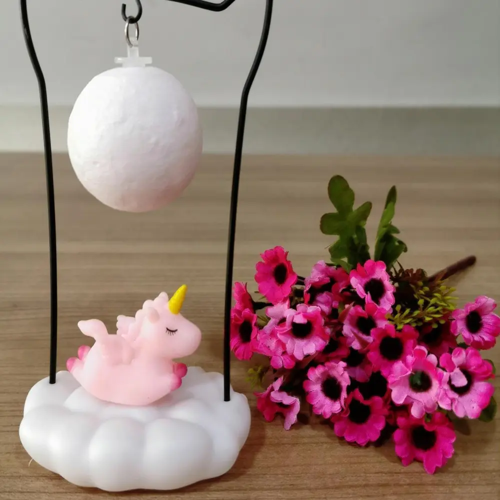 Işık Altında Sallanan Renk Değiştiren Unicornlu Gece Lambası (474