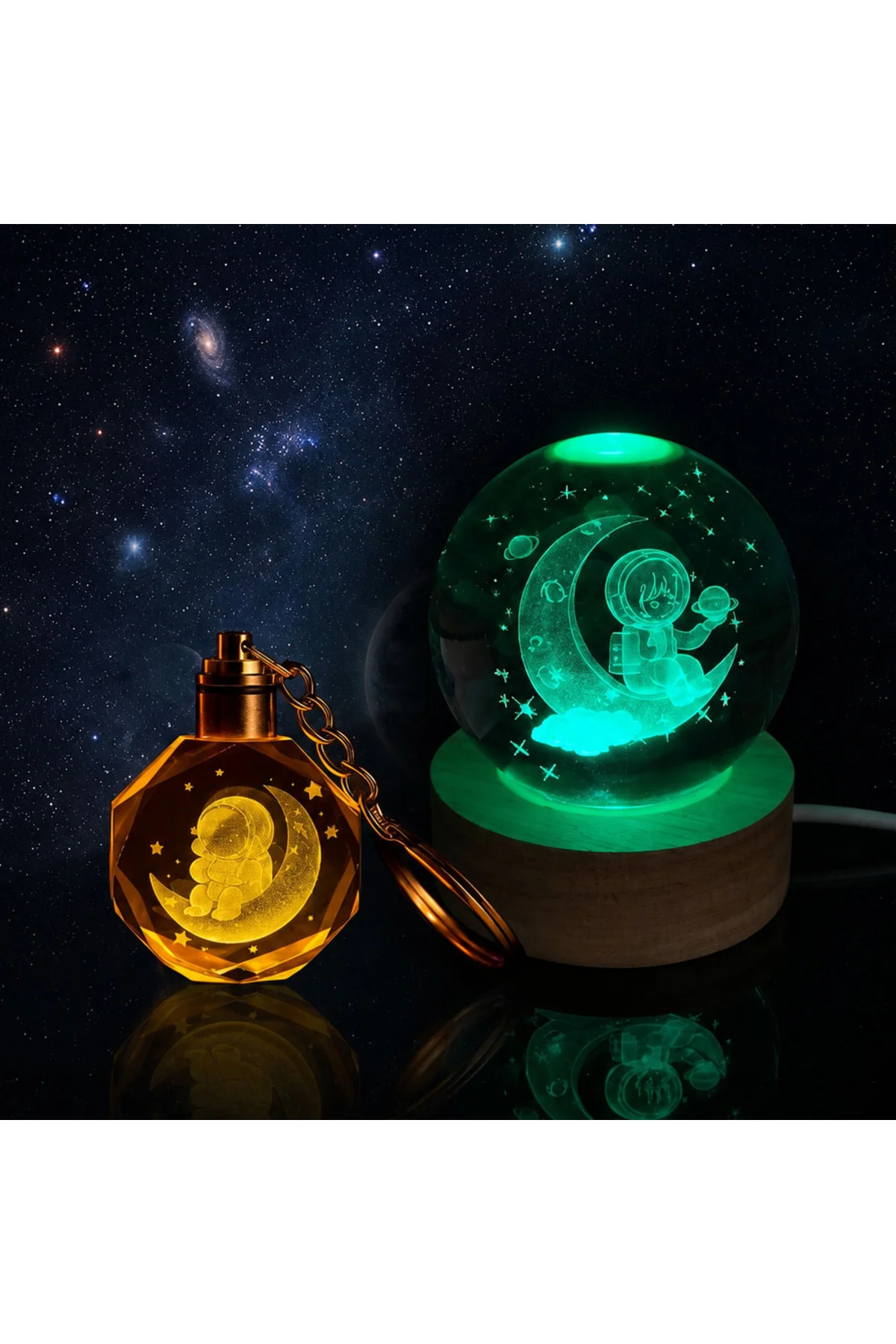 Işıklı Renk Değiştiren Cam Küre - Işıklı Anahtarlık Hediye Seti - Ay Üzerinde Oturan Astronot Tasarı Işıklı Renk Değiştiren Cam Küre - Işıklı Anahtarlık Hediye Seti - Ay Üzerinde Oturan Astronot Tasarı