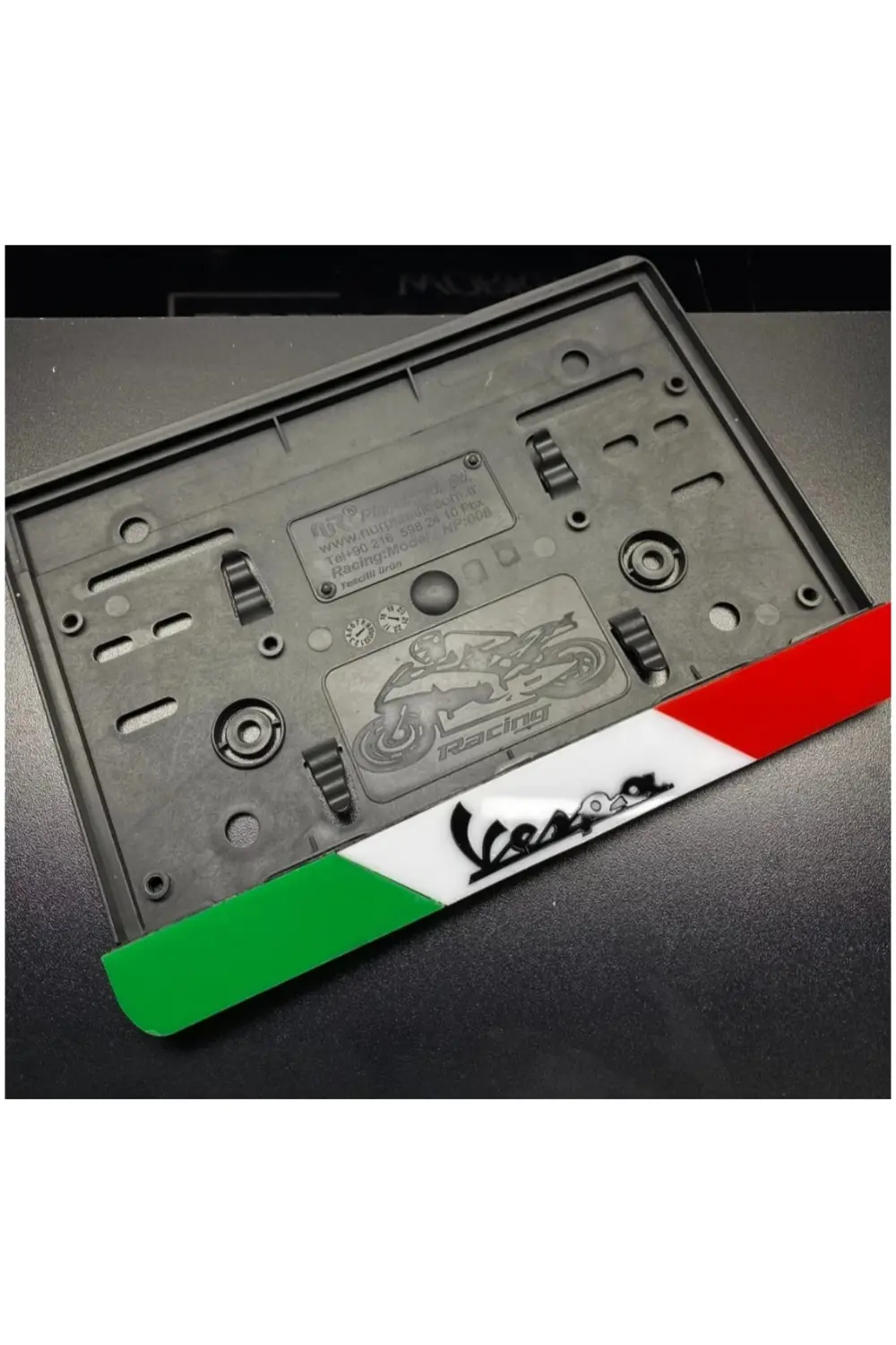 İtalyan Bayraklı Vespa Takmatik Pleksi Plakalık