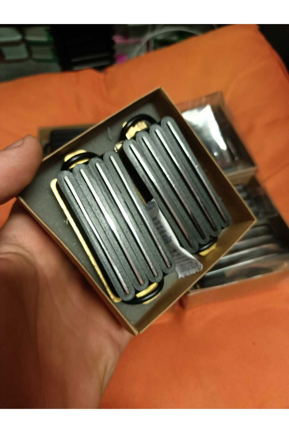 Anka İthal 4 Çubuklu Siyah Renk Neşet Ertaş Ve Teber Saz Manyetiği 1 Ç