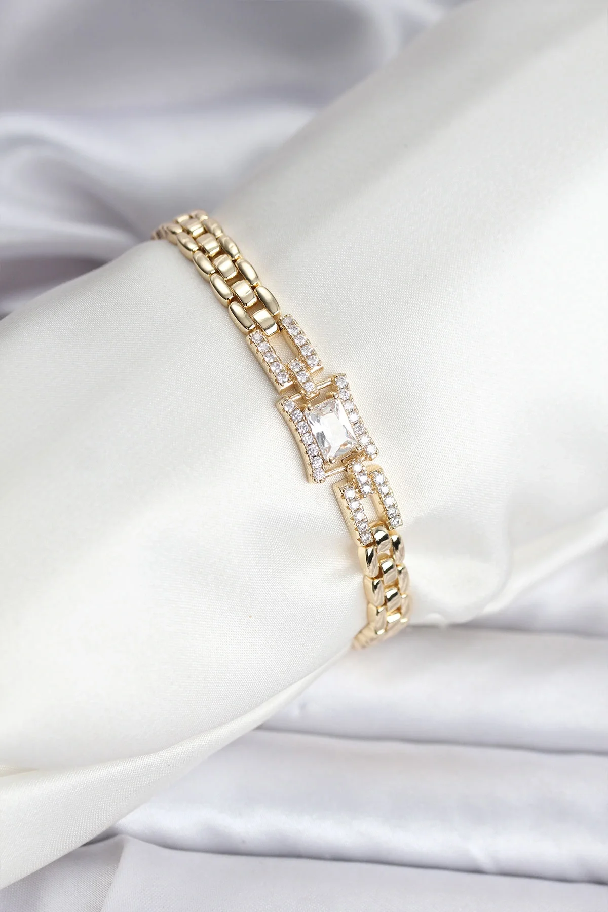 İthalat® 14K Gold Renk Kaplama Zirkon Kare Taşlı CM Kadın Bileklik