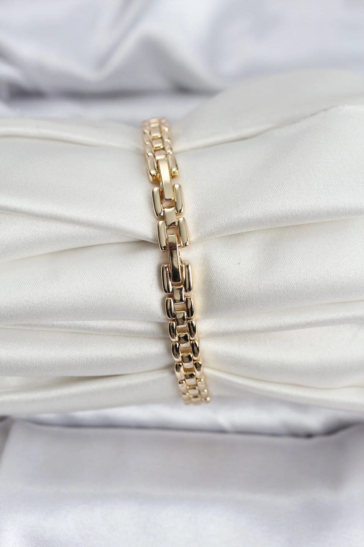İthalat® 14K Gold Renk Kaplama Zirkon Kare Taşlı CM Kadın Bileklik