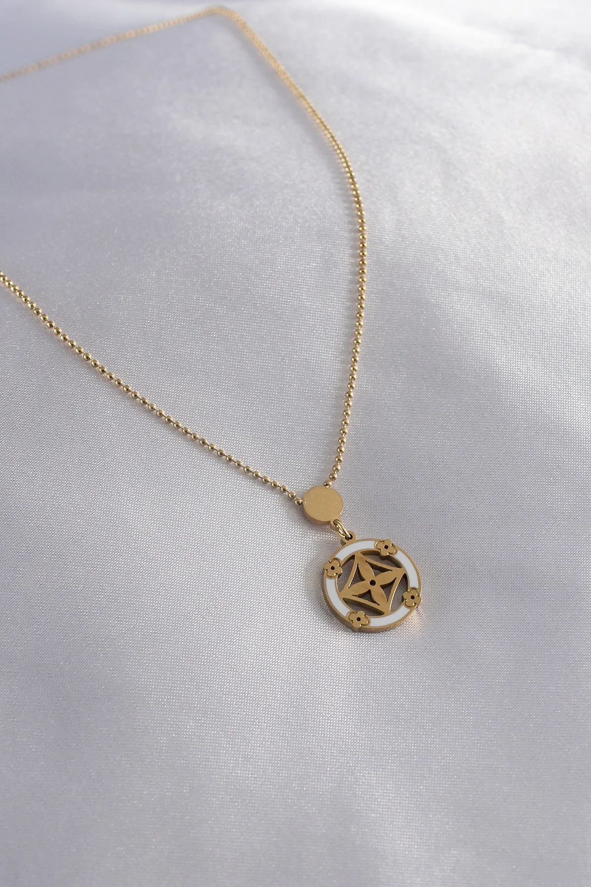 İthalat® 316L Çelik Gold Renk Çiçek Figür Kadın Kolye