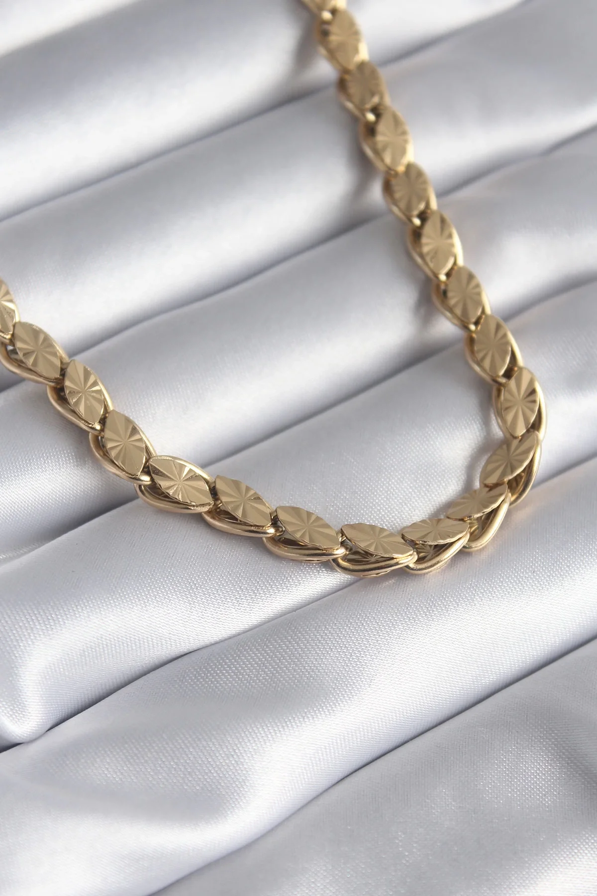 İthalat® 316L Çelik Gold Renk Lazer Kesim Arpa Zincir Model Kadın