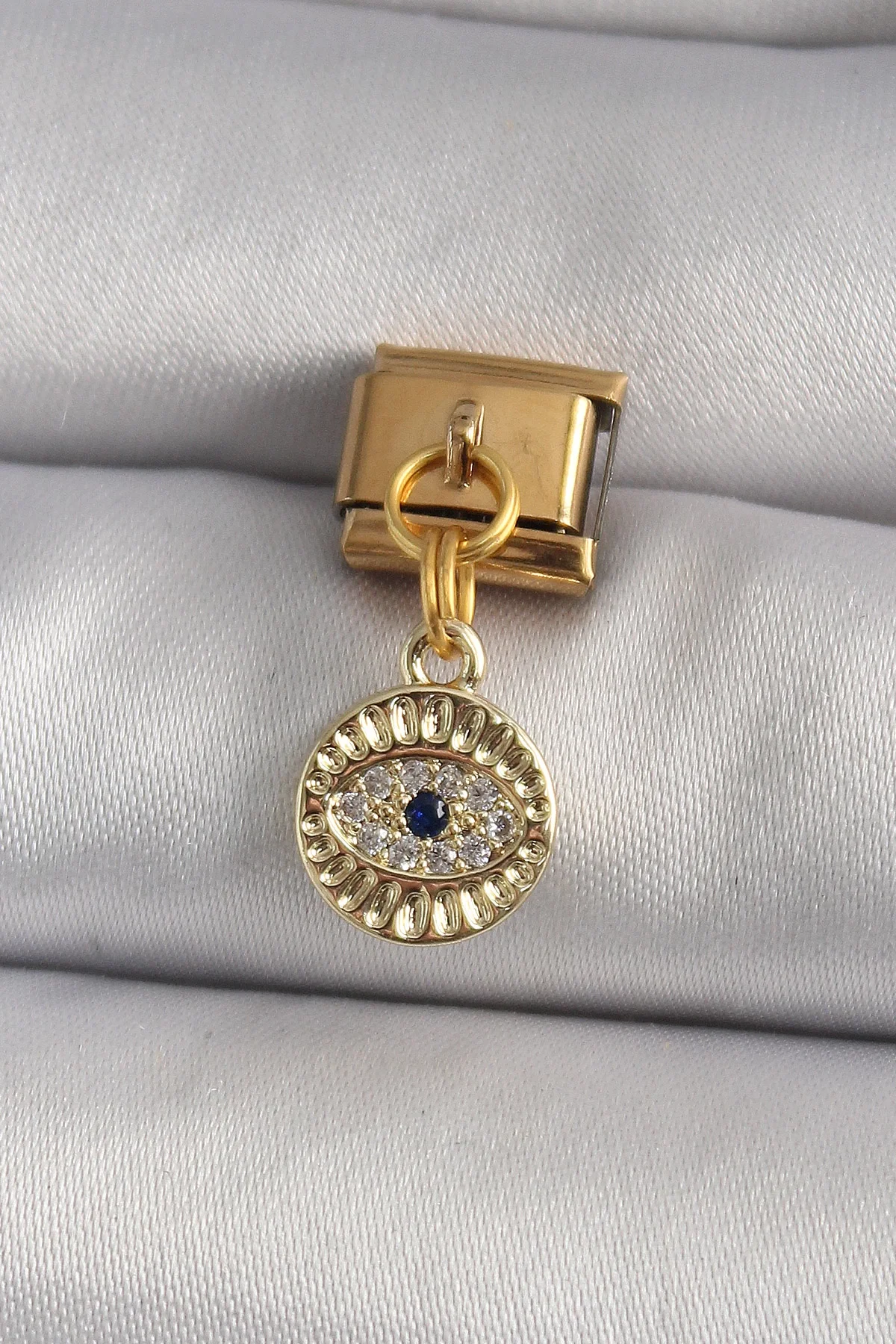 316L Çelik Gold Renk Sallantı Zirkon Taşlı Göz Model Nomination Charm 316L Çelik Gold Renk Sallantı Zirkon Taşlı Göz Model Nomination Charm