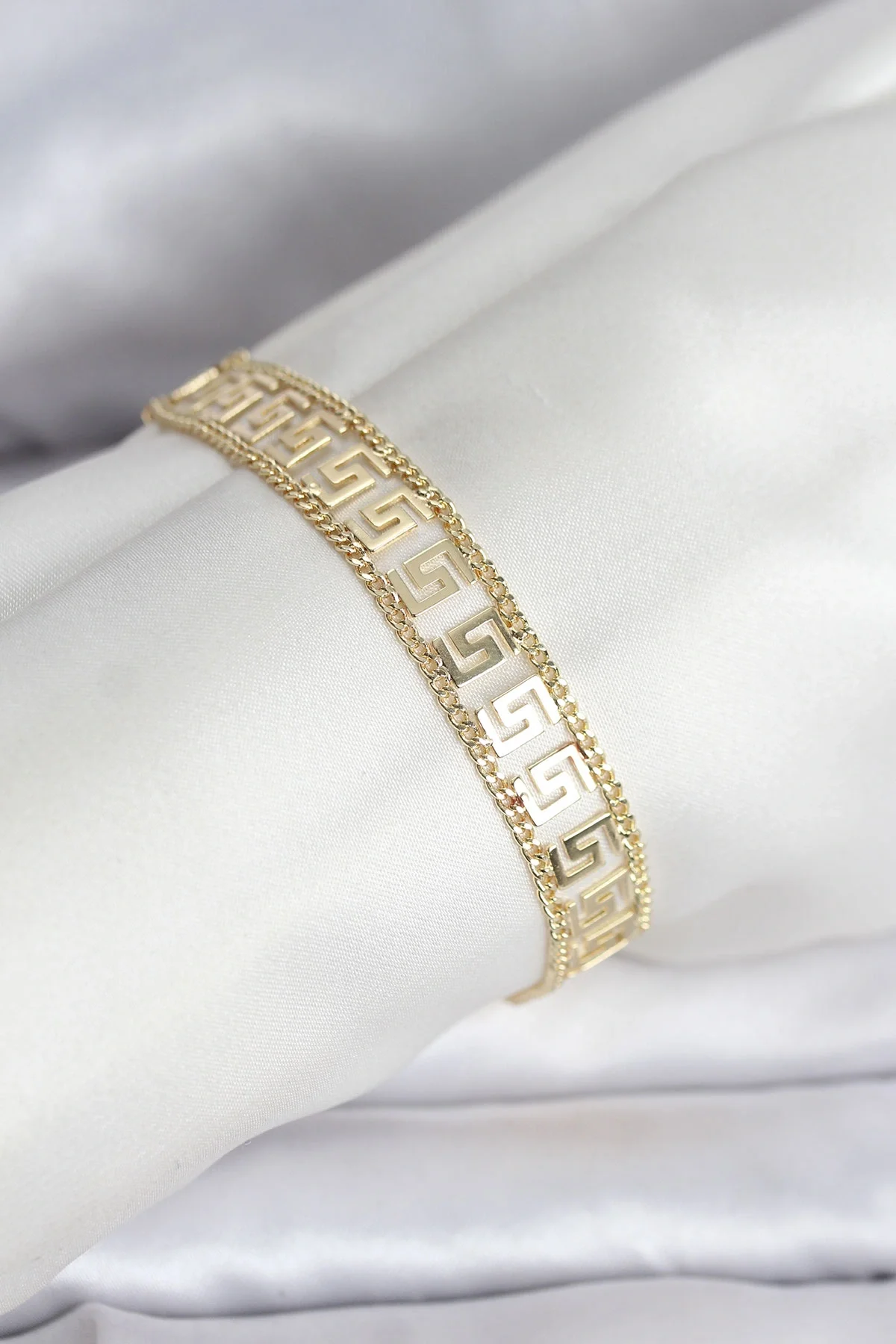 316L Çelik Gold Renk Labirent Model Kadın Bileklik 316L Çelik Gold Renk Labirent Model Kadın Bileklik