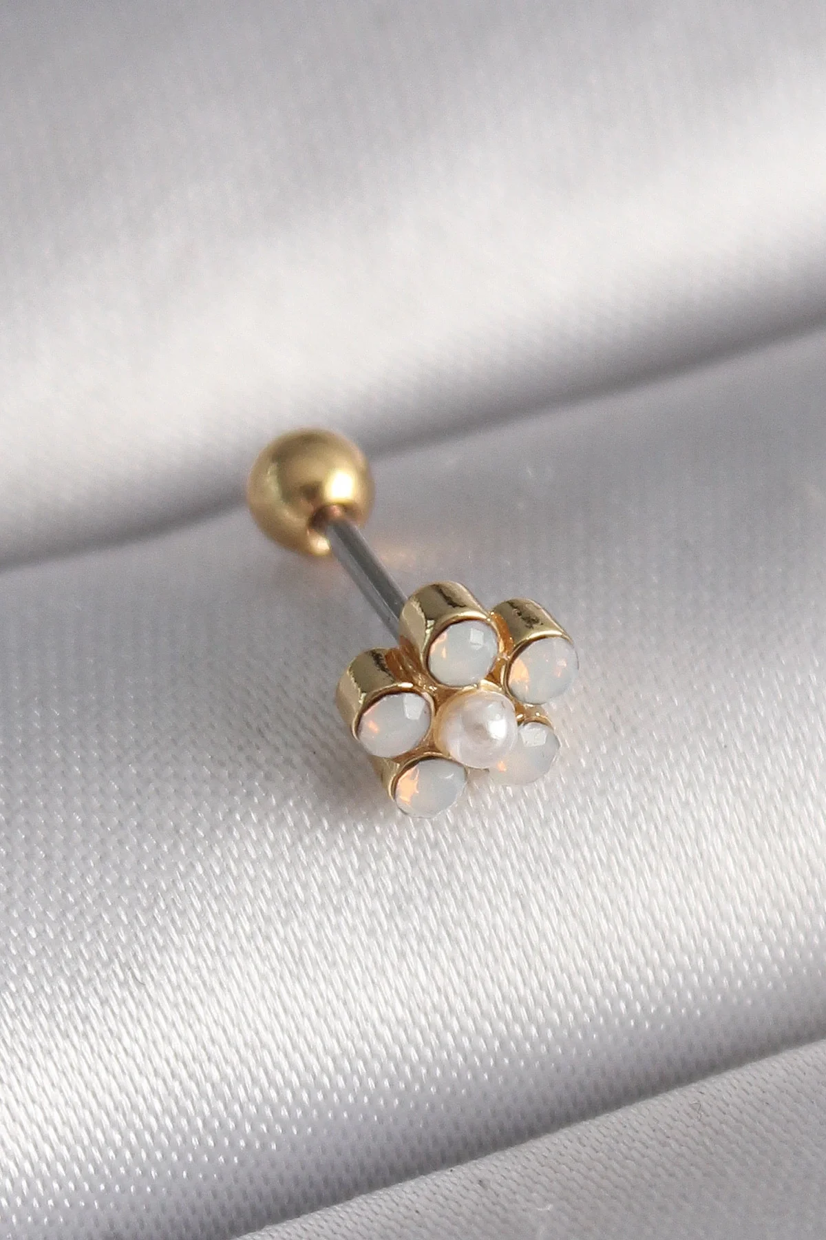 316L Çelik Gold Renk Zirkon Taşlı Çiçek Model Tragus Piercing Fiyatı, Yorumları ve Özellikleri