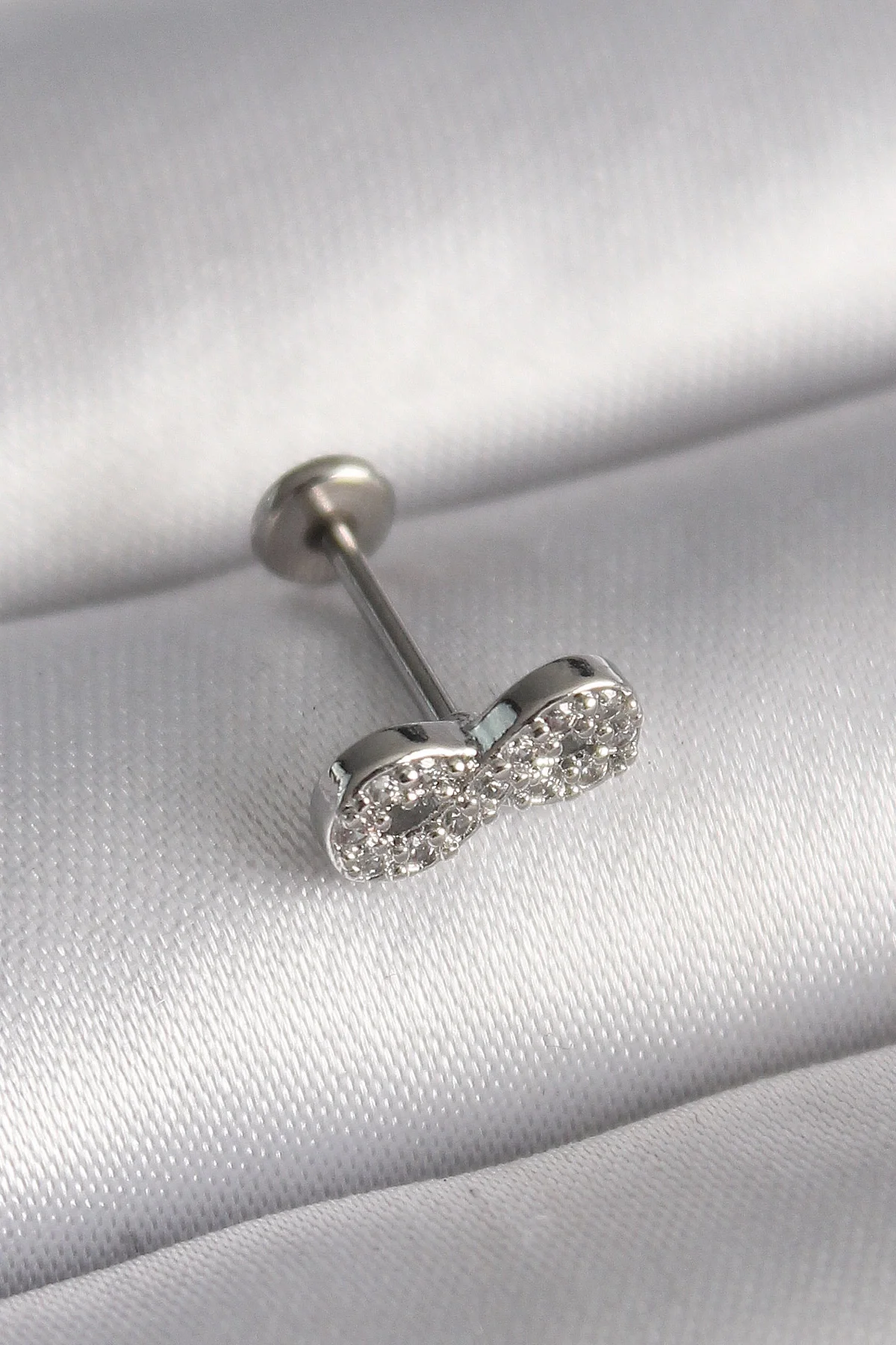 316L Çelik Gümüş Renk Zirkon Taşlı Sonsuzluk Model Tragus Piercing 316L Çelik Gümüş Renk Zirkon Taşlı Sonsuzluk Model Tragus Piercing