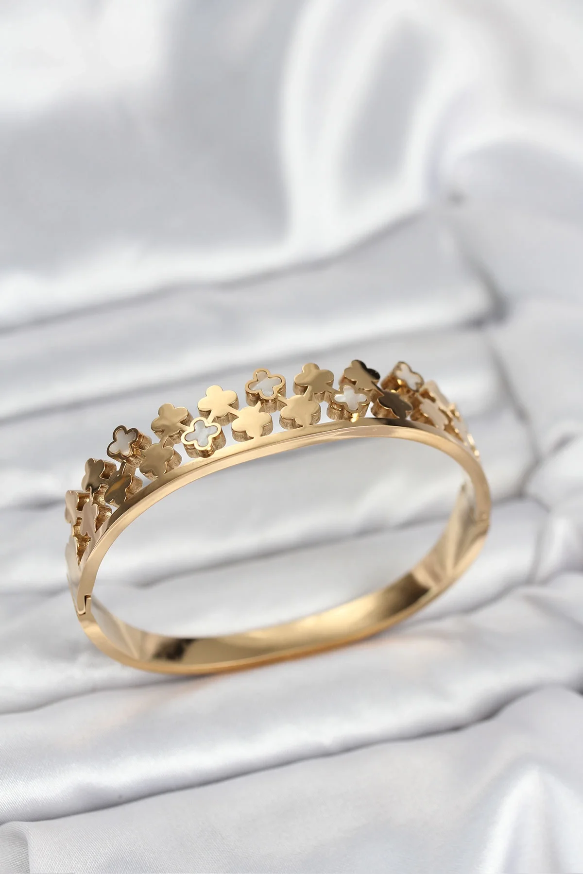 İthalat® 316L Çelik Gold Renk Minimal Yoncalı Kadın Kelepçe Bileklik
