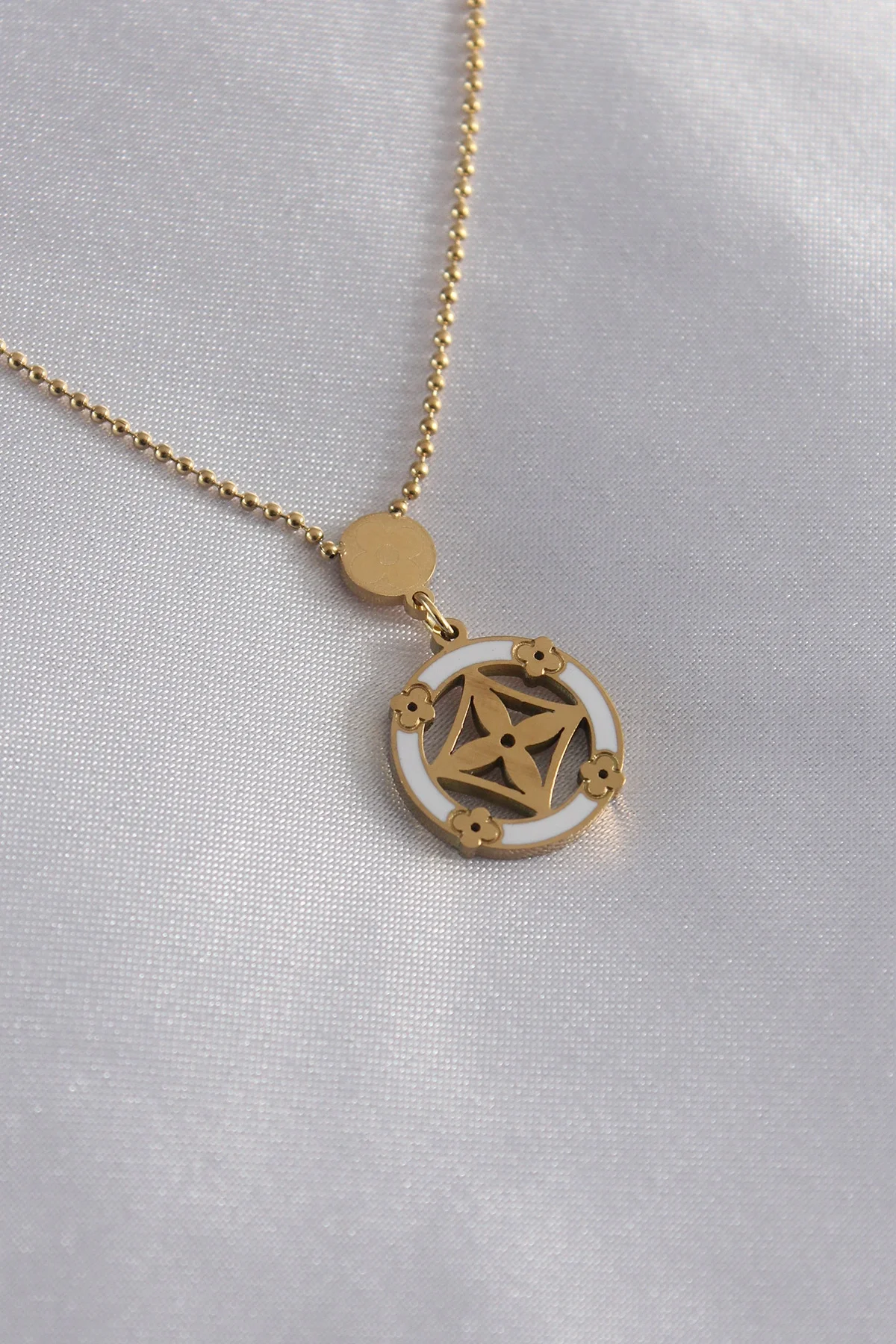 İthalat® 316L Çelik Gold Renk Çiçek Figür Kadın Kolye
