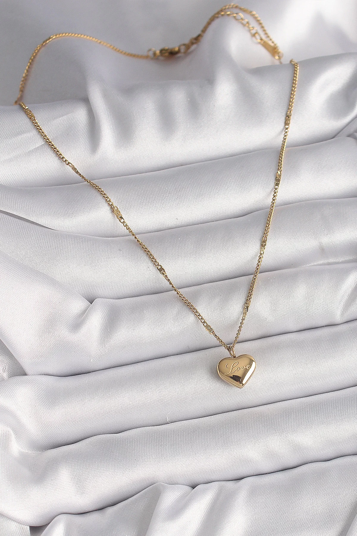 İthalat® 316L Çelik Gold Renk Zincir Love İşlemeli Kalp Figür Kad