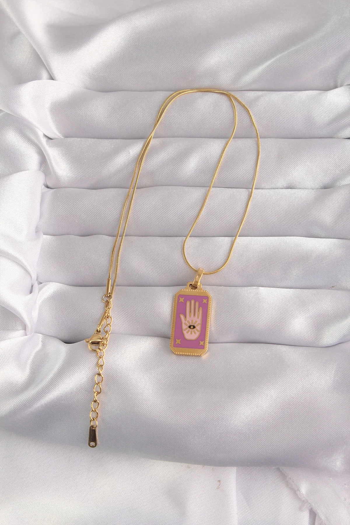 İthalat® 316L Çelik Gold Renk Mor Mineli El Figür Tarot Kolye