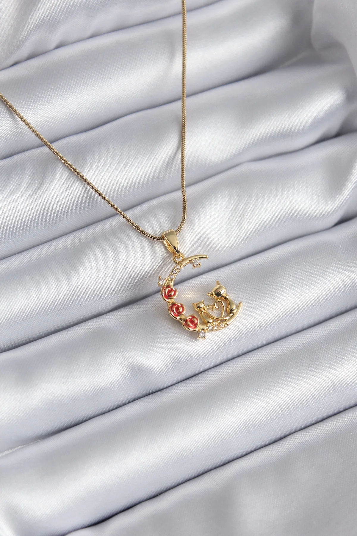 İthalat® 316L Çelik Gold Renk Hilal Kedi Model Zirkon Taşlı Detay