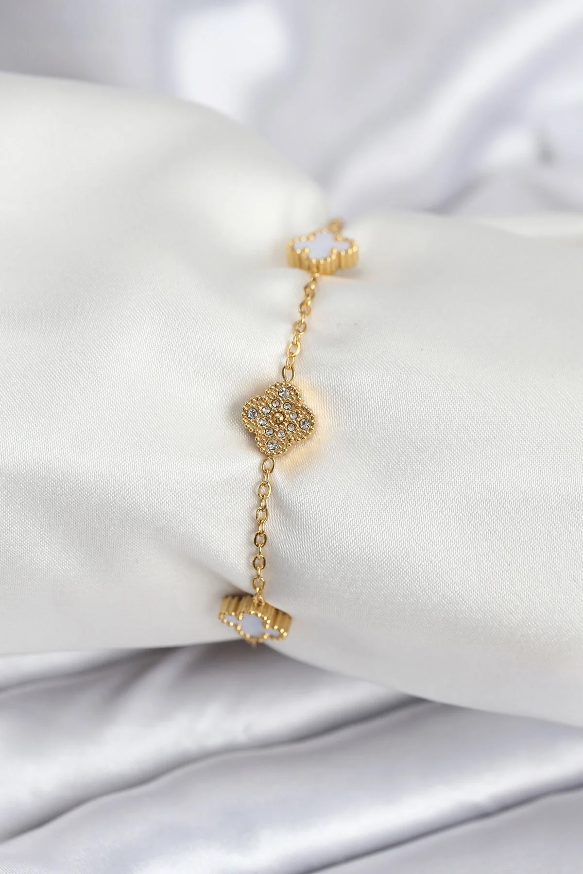 İthalat® 316L Çelik Gold Renk Beyaz ve Zirkon Taşlı Baby Boy Yonca Kadın Bileklik