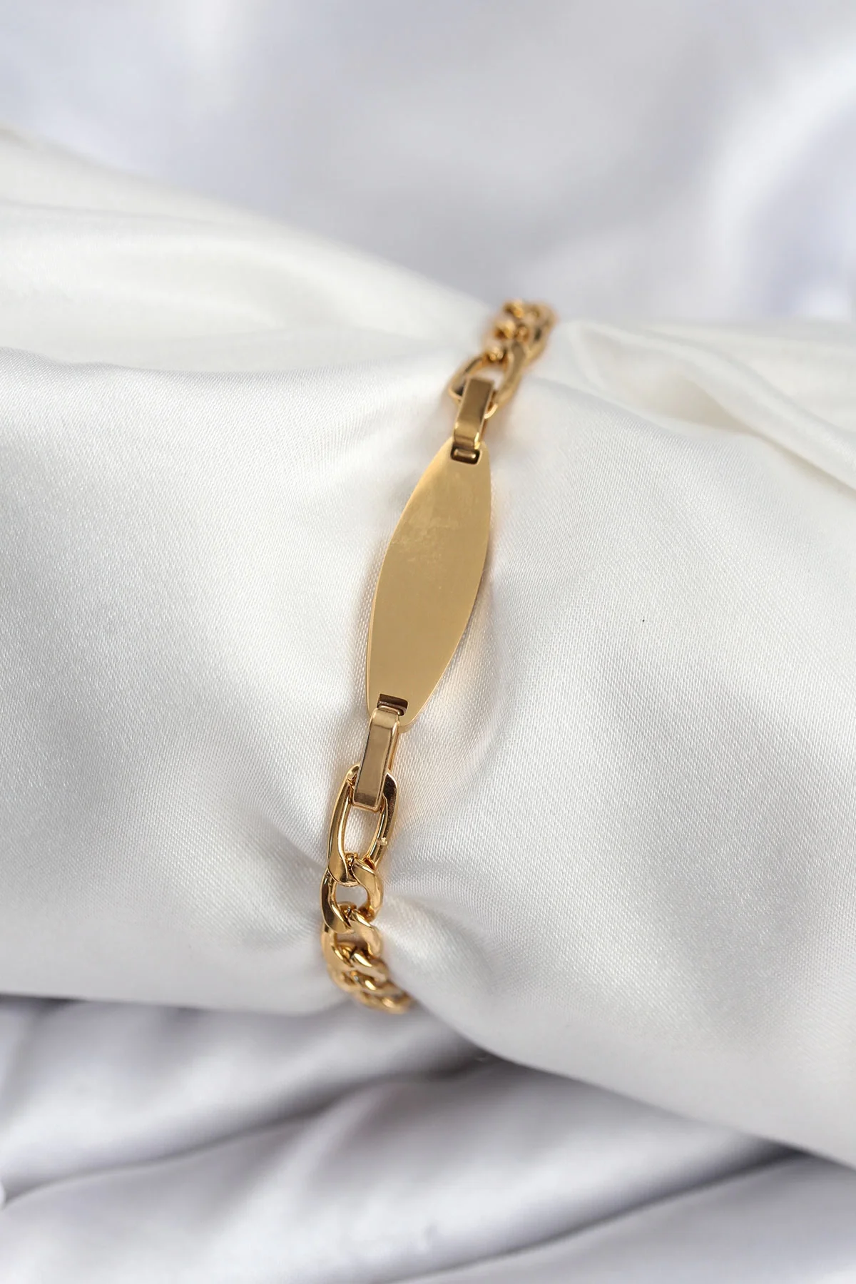 İthalat® 316L Çelik Gold Renk Oval Yazı Yazmaya Uygun Kadın Bileklik