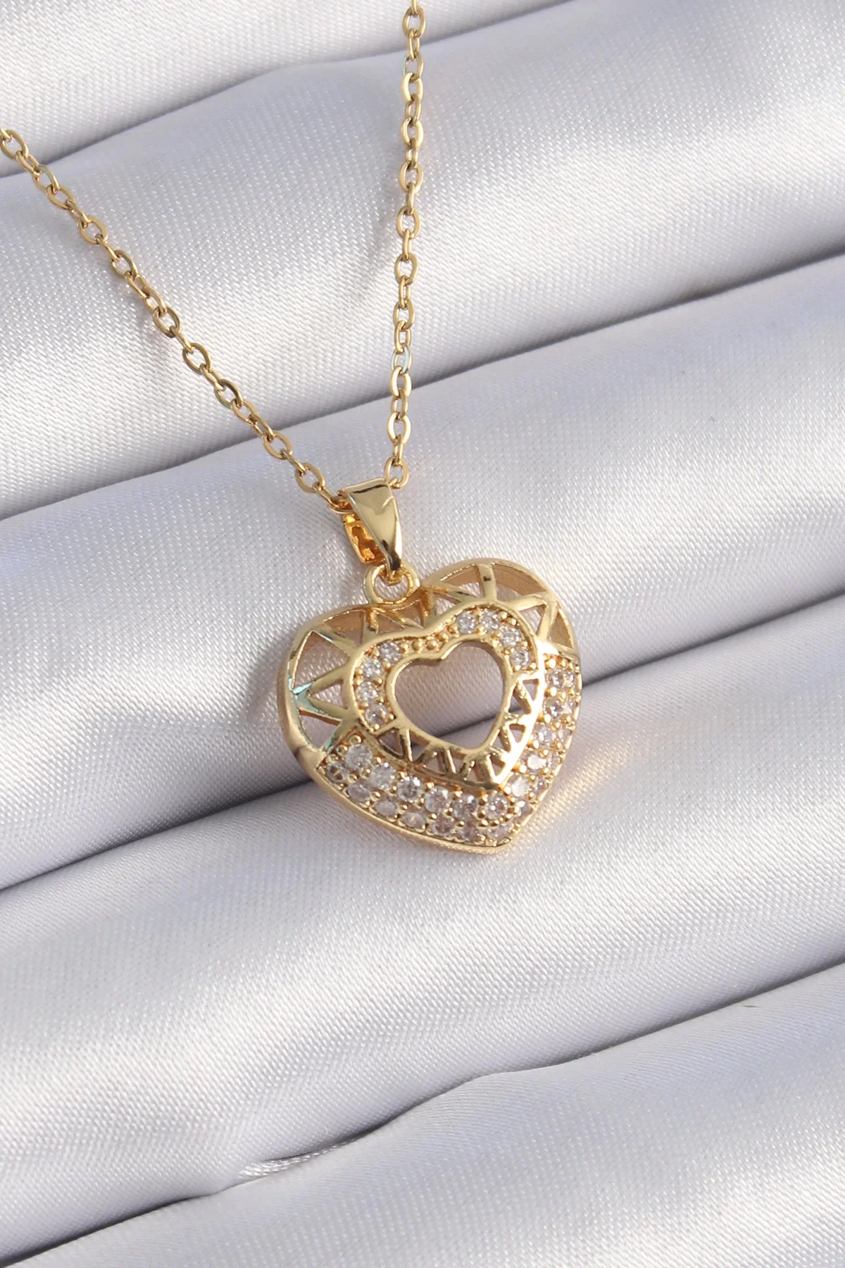 İthalat® 316L Çelik Gold Renk Zirkon Taşlı Kalp Model Vintage Kadın Kolye Fiyatı, Yorumları ve Özellikleri