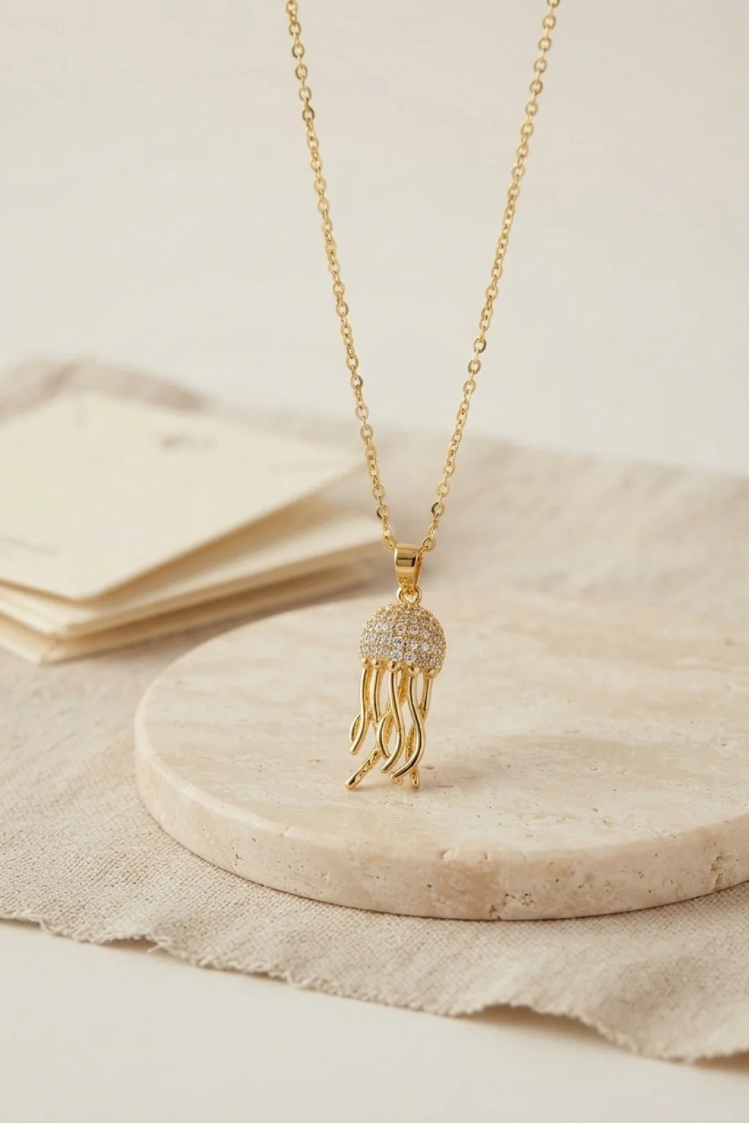 İthalat® 316L Çelik Zincir Gold Renk Zirkon Taşlı Jellyfish Model Kolye