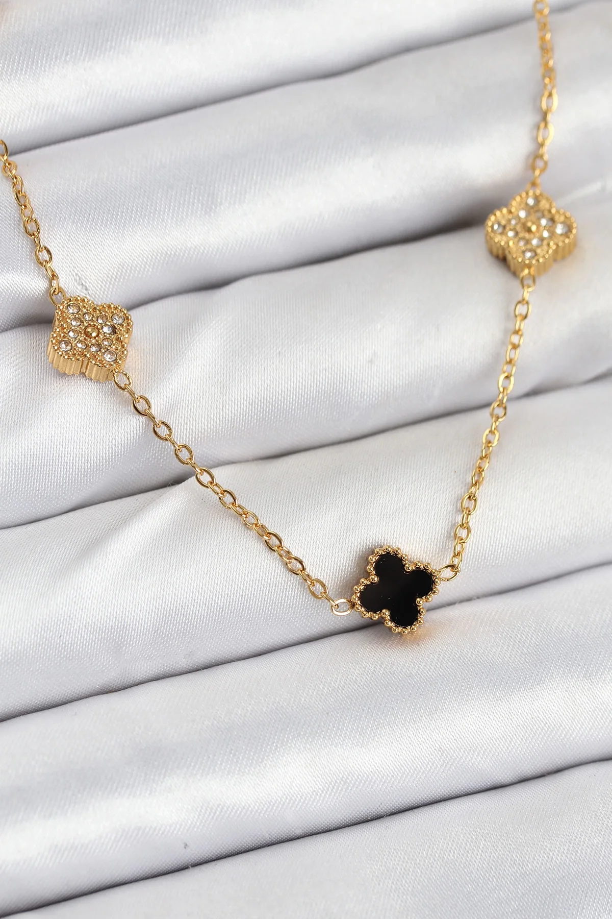 İthalat® 316L Çelik Zincir Gold Renk Siyah ve Zirkon Taşlı Baby Boy Yonca Kadın Kolye