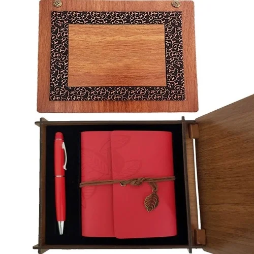 İthalat® Ahşap Kutulu Kırmızı Deri Defter ve Metal Kalem Set