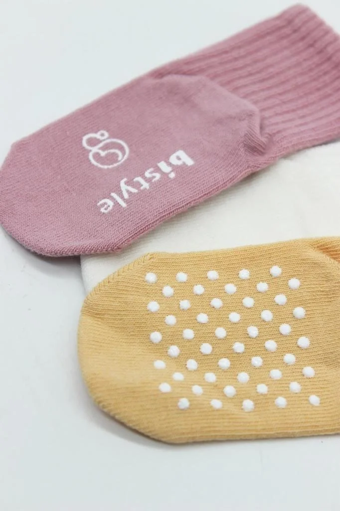 Basic Kaymaz Penye Soket Çorap 3'Lü BS10107 Pudra Ekru Somon Basic Kaymaz Penye Soket Çorap 3'Lü BS10107 Pudra Ekru Somon