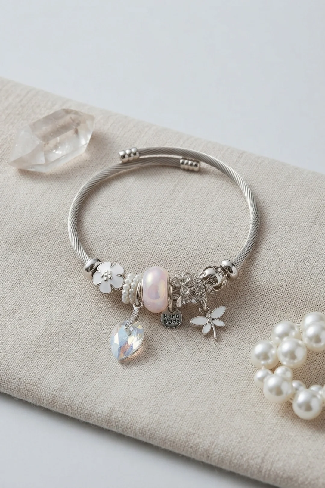 İthalat® Beyaz Kristal Kalp Charmlı Gümüş Renk Bileklik