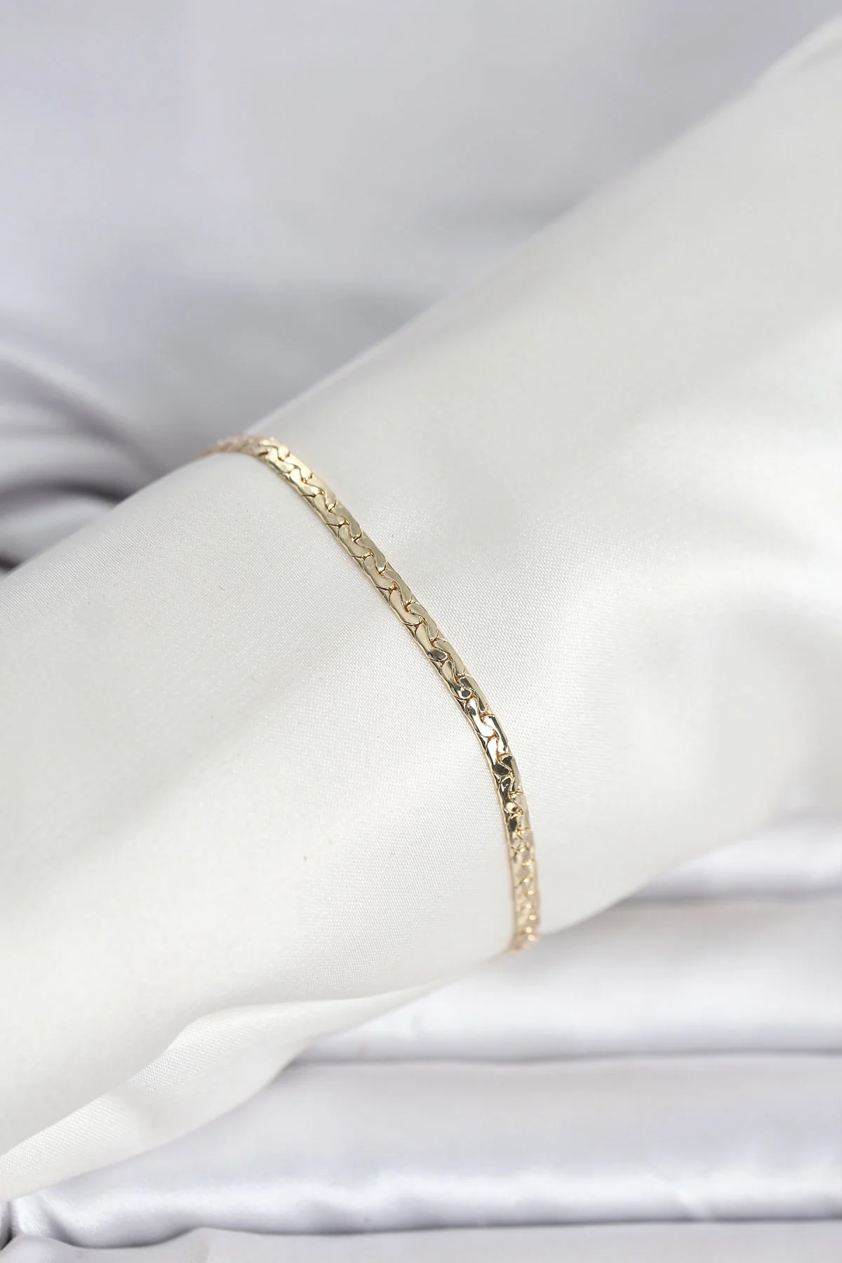 İthalat® CM 14K Gold Renk Yassı Ezme Zincir Model Kadın Bileklik