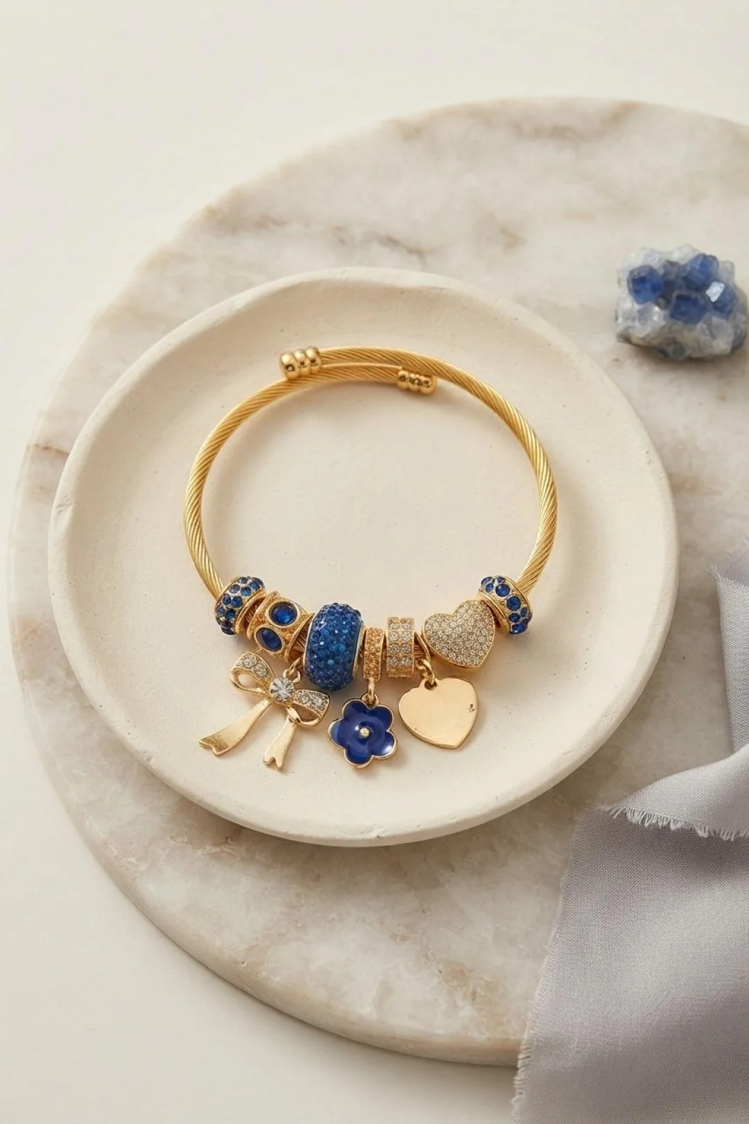 İthalat® Fiyonk Charmlı Mavi Renk Gold Bileklik