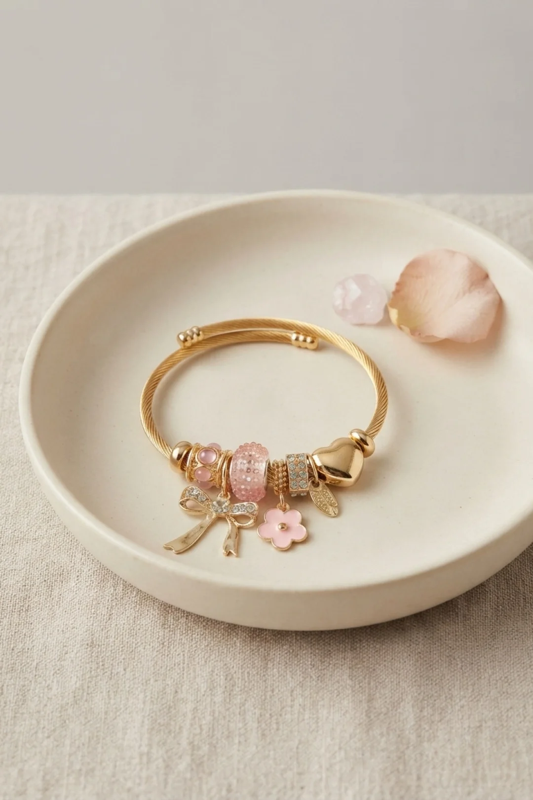 İthalat® Fiyonk Charmlı Pembe Renk Gold Bileklik