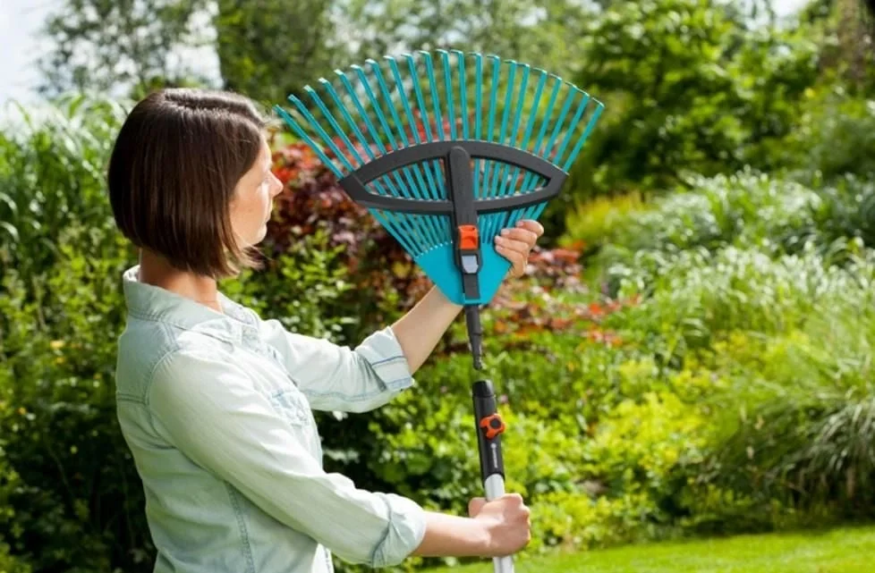İthalat® Gardena 3099-20 Combisystem Plastik Ayarlanabilir Tırmık