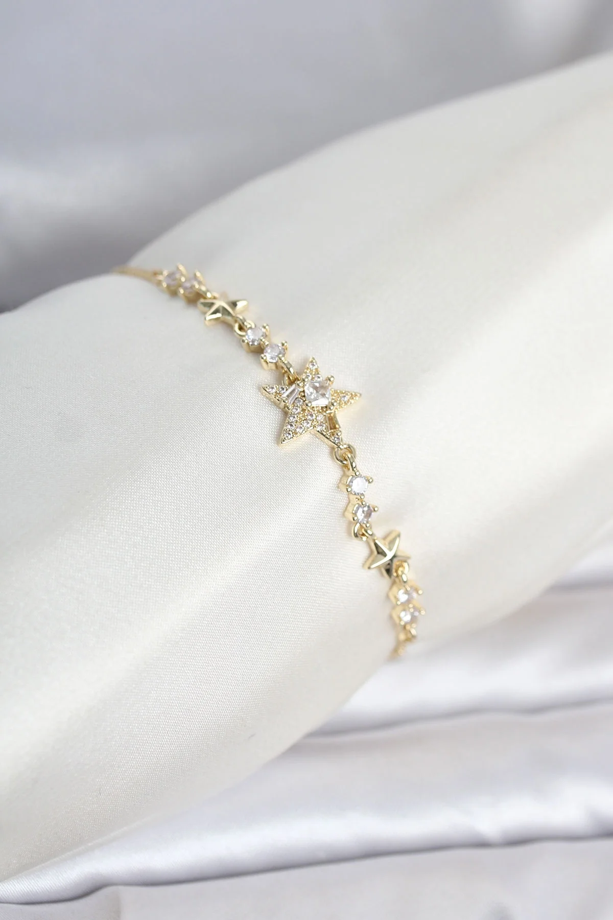 İthalat® Gold Renk Pirinç Yıldız Model Asansörlü Kadın Bileklik