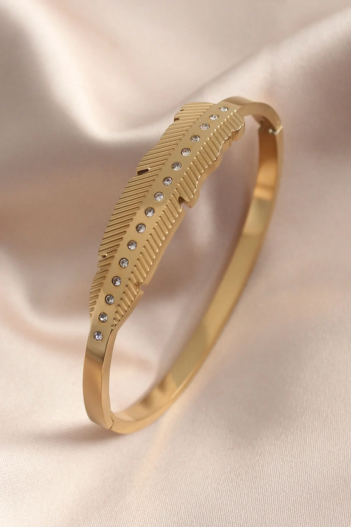 İthalat® Gold Renk Yaprak Model Zirkon Taş Detay Kelepçe Kadın Bi