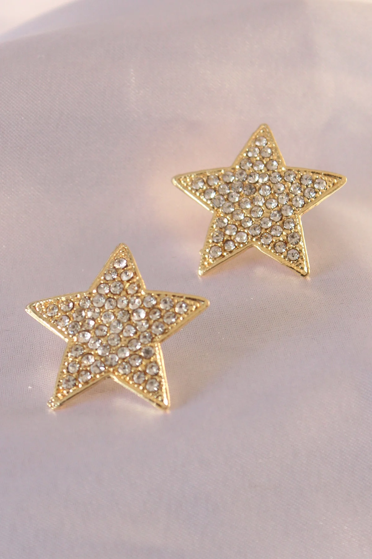 İthalat® Gold Renk Yıldız Model Zirkon Taşlı Kadın Küpe İthalat® Gold Renk Yıldız Model Zirkon Taşlı Kadın Küpe