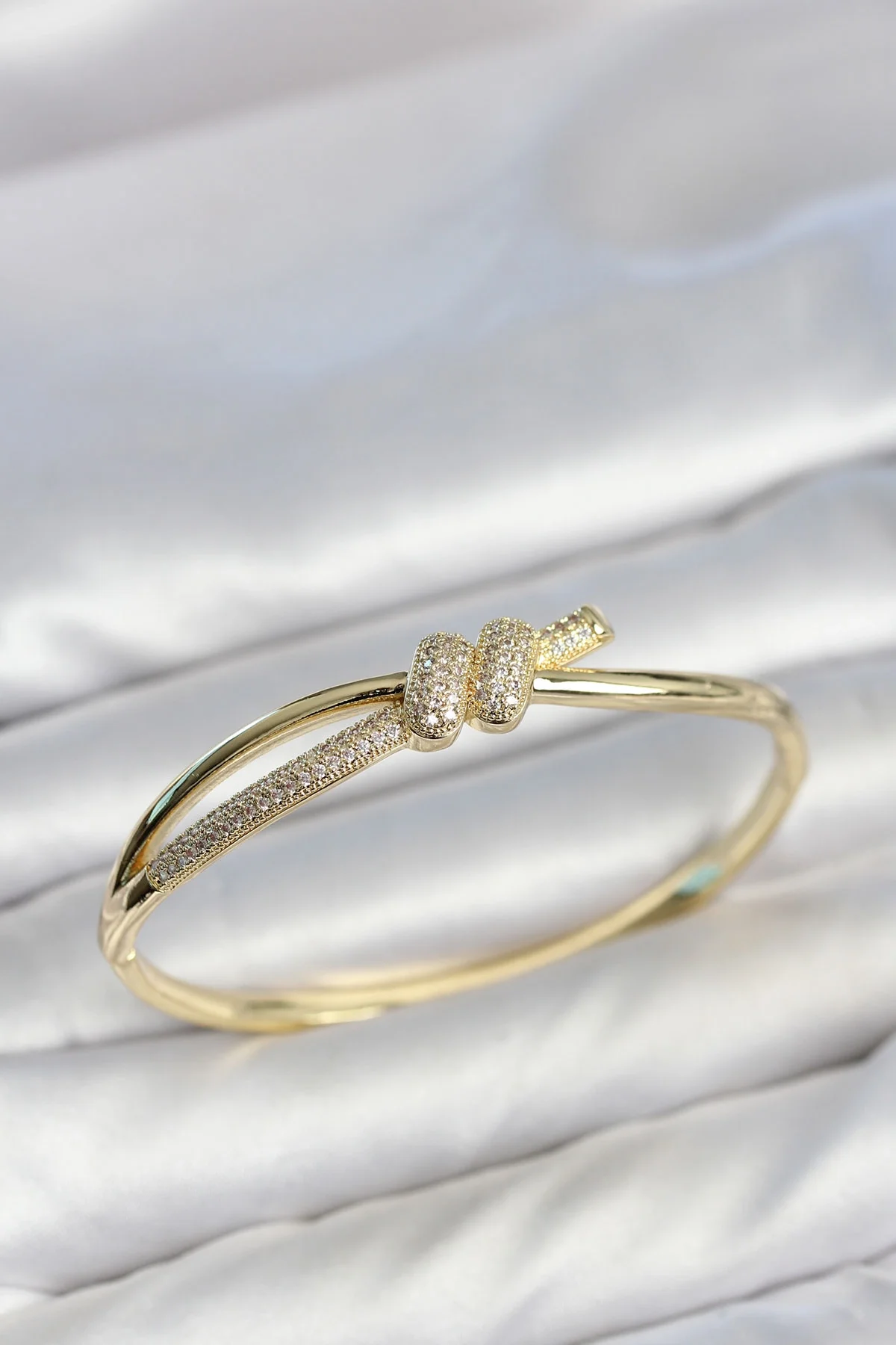 İthalat® Gold Renk Zirkon Taşlı Düğüm Model Kadın Kelepçe Kadın Bileklik