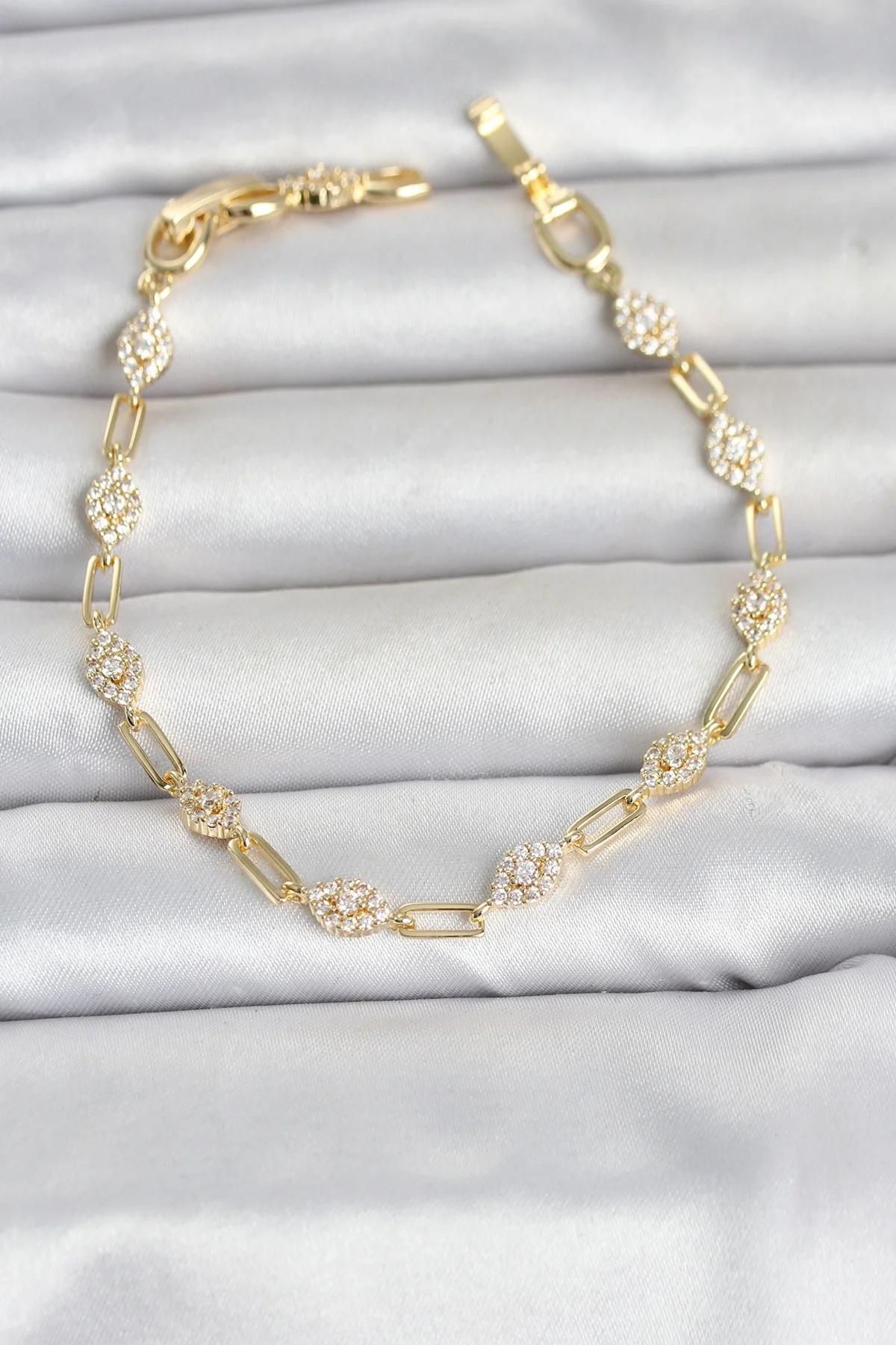 İthalat® Gold Renk Zirkon Taşlı Ataç Zincir Model Kadın Bileklik