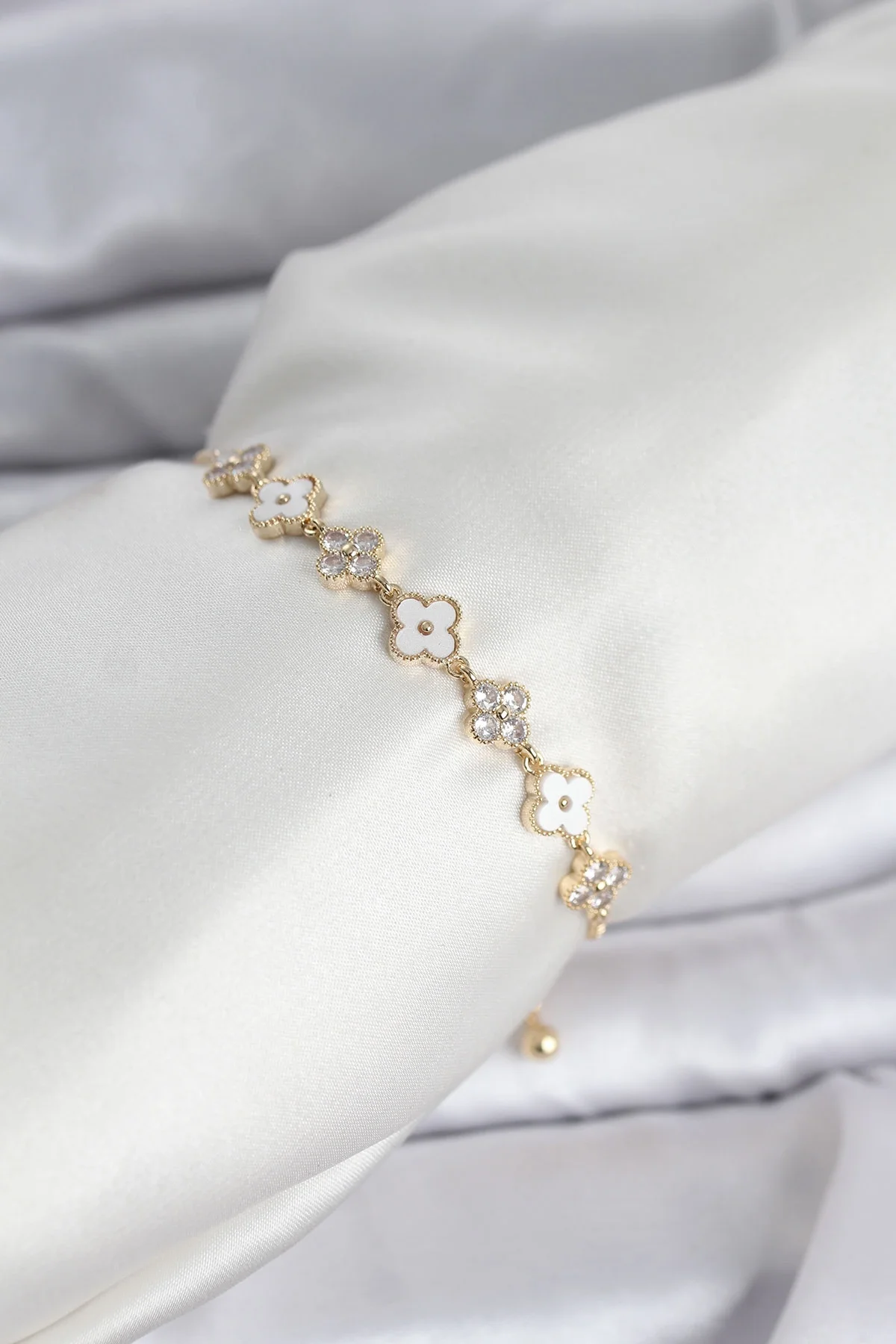 İthalat® Gold Renk Zirkon Taşlı Sıralı Yonca Model Asansörlü Kadın Bileklik