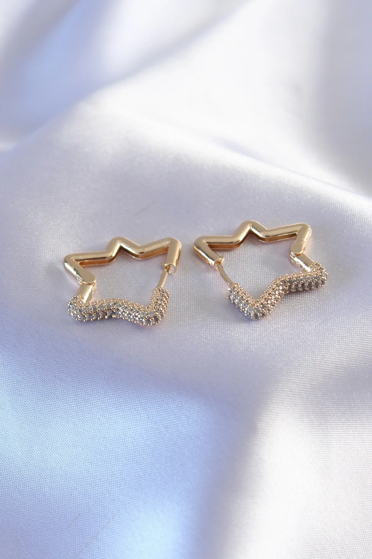 İthalat® Gold Renk Zirkon Taşlı Yıldız Model Kadın Küpe