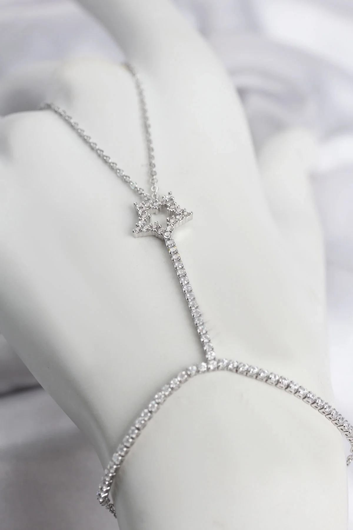 İthalat® Gümüş Renk Pirinç Zirkon Taşlı Yıldız Model Şahmeran
