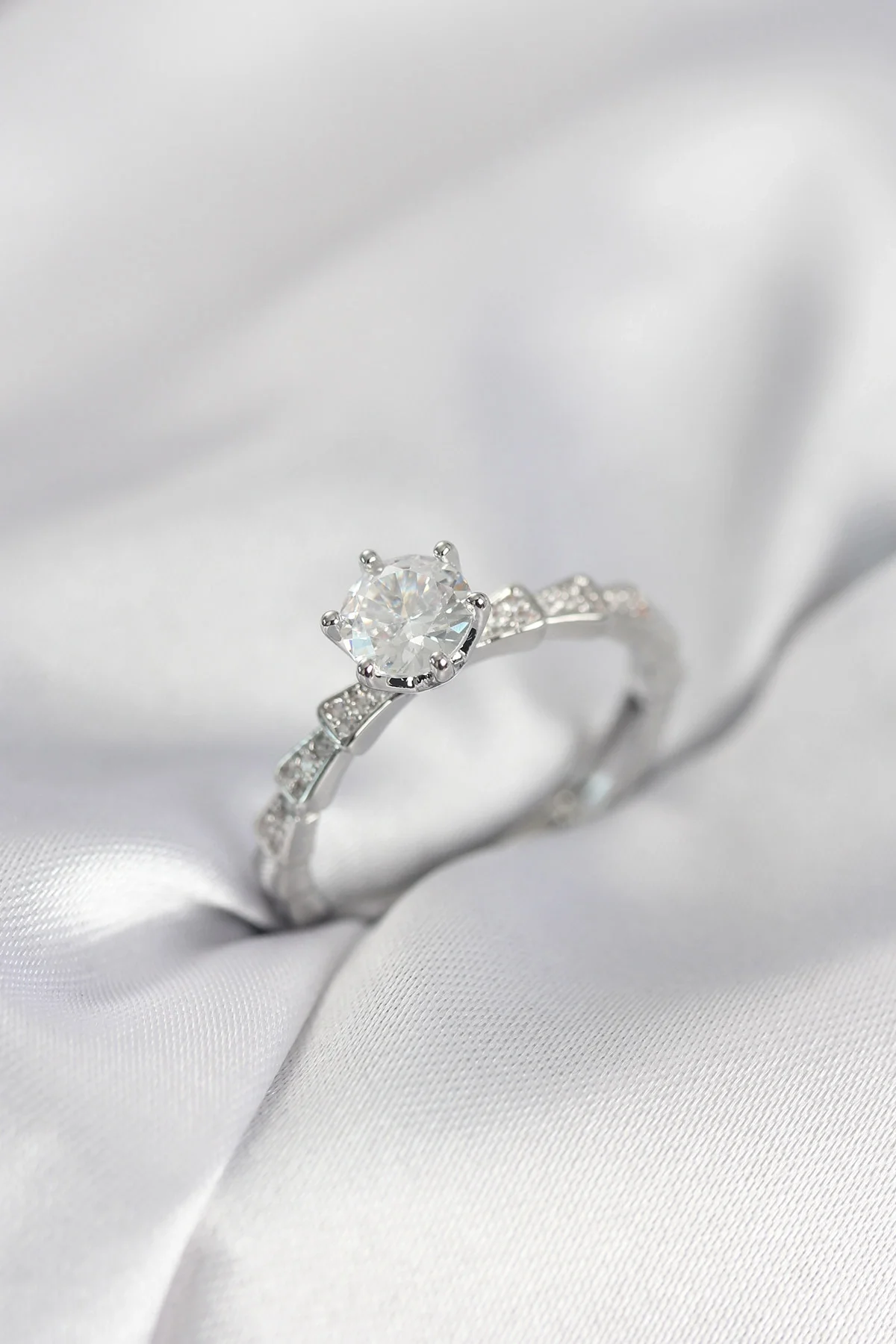 İthalat® Gümüş Renk Zirkon Taşlı Tek Taş Model Kadın Yüzük