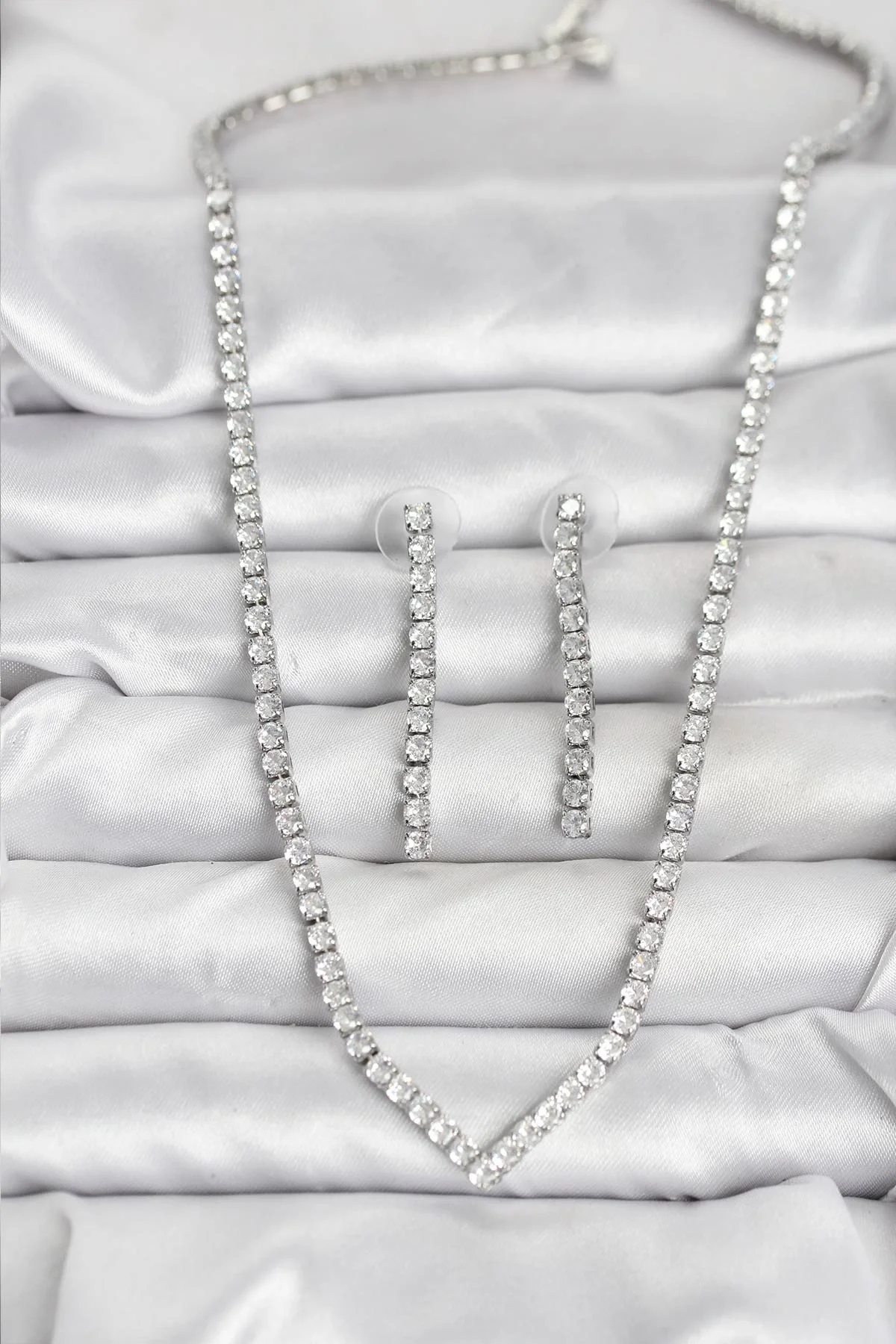 İthalat® Gümüş Renk Zirkon Taşlı Kadın Kolye Küpe Seti