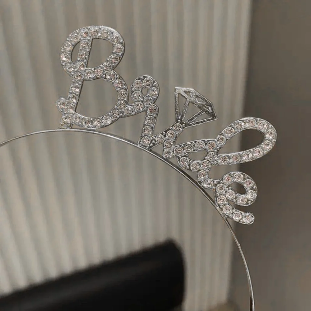 İthalat® Gümüş Renkli Taşlı “Bride” Gelin Tacı – El Yazısı Yazı Tipiyle