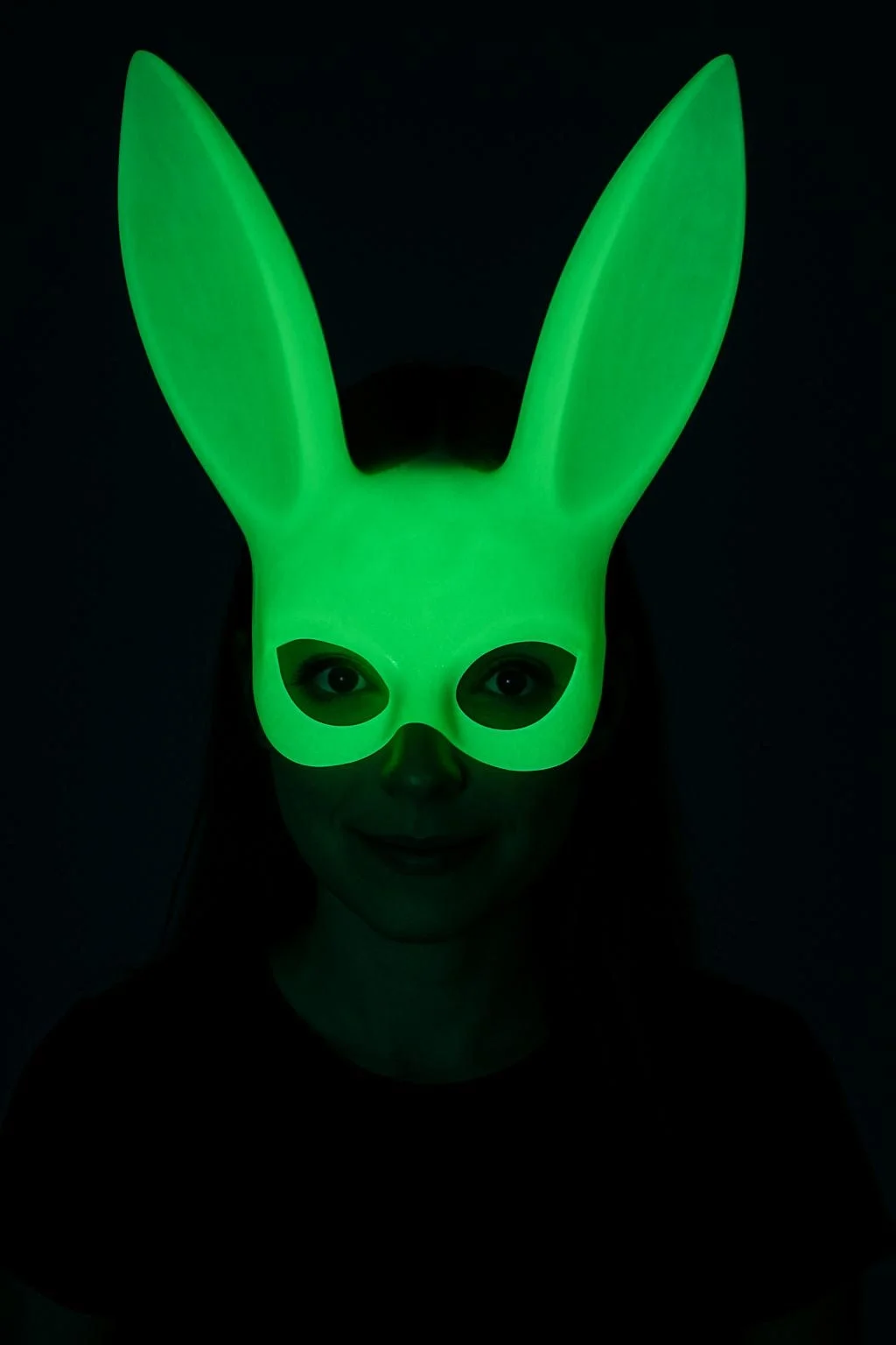 İthalat® Karanlıkta Parlayan Fosforlu Tavşan Maskesi – Glow Bunny Masquerade Maske (32x22 cm)