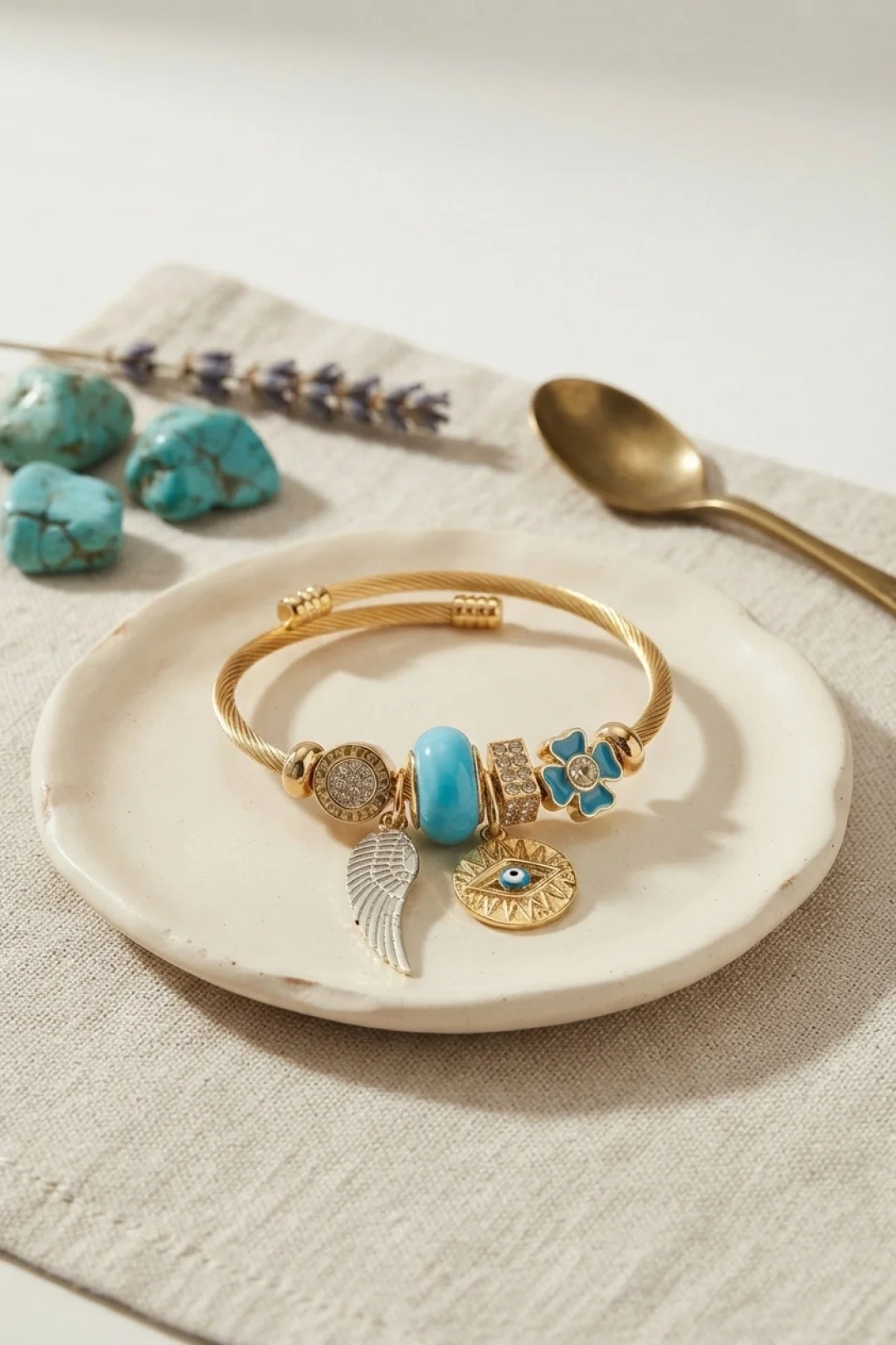İthalat® Mavi Renk Göz Model Gold Charmlı Bileklik