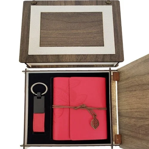 İthalat® Özel Ahşap Kutulu Kırmızı Deri Defter ve Anahtarlık Set
