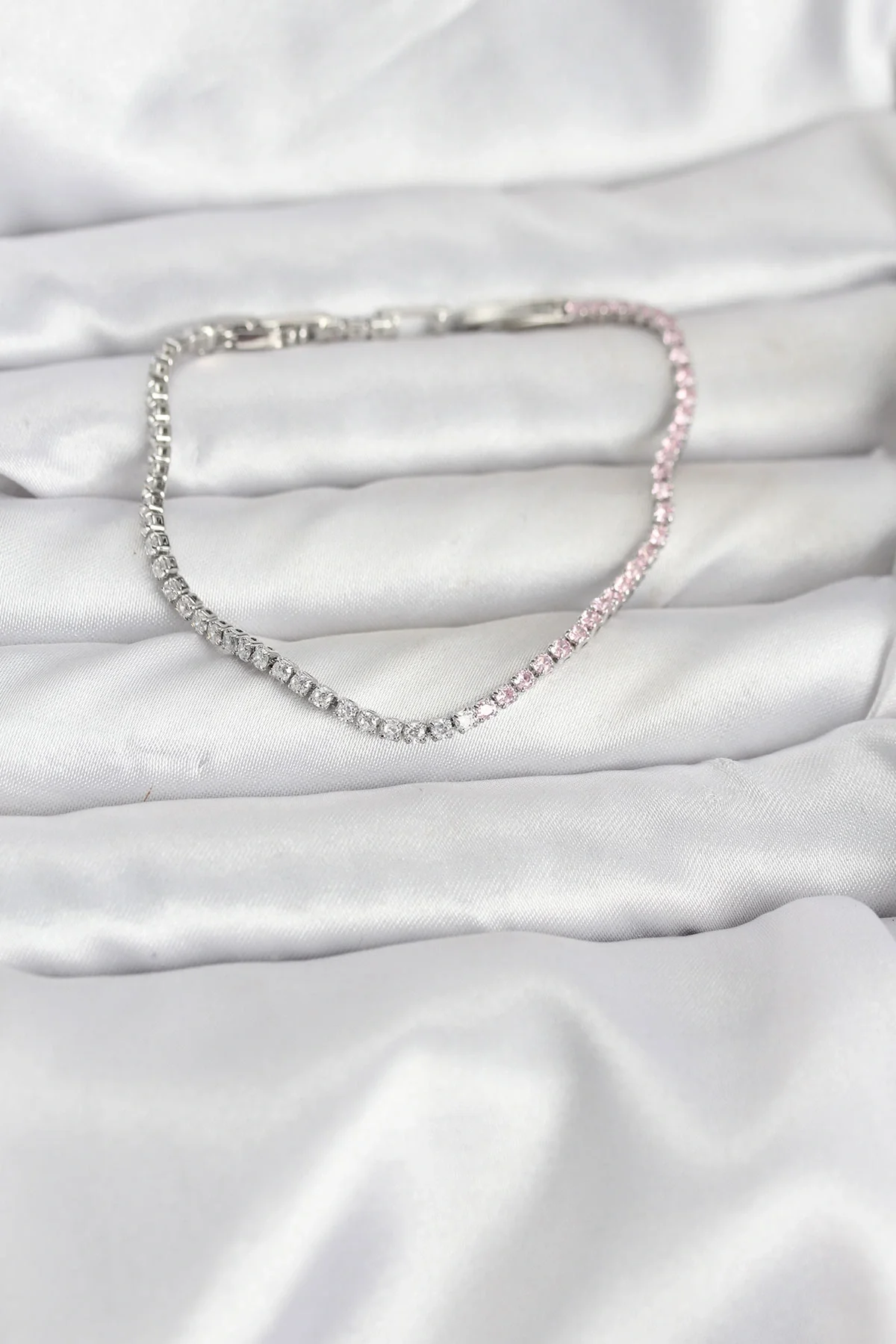 İthalat® Pembe ve Beyaz Zirkon Taşlı Gümüş Renk Su Yolu Kadın Bileklik