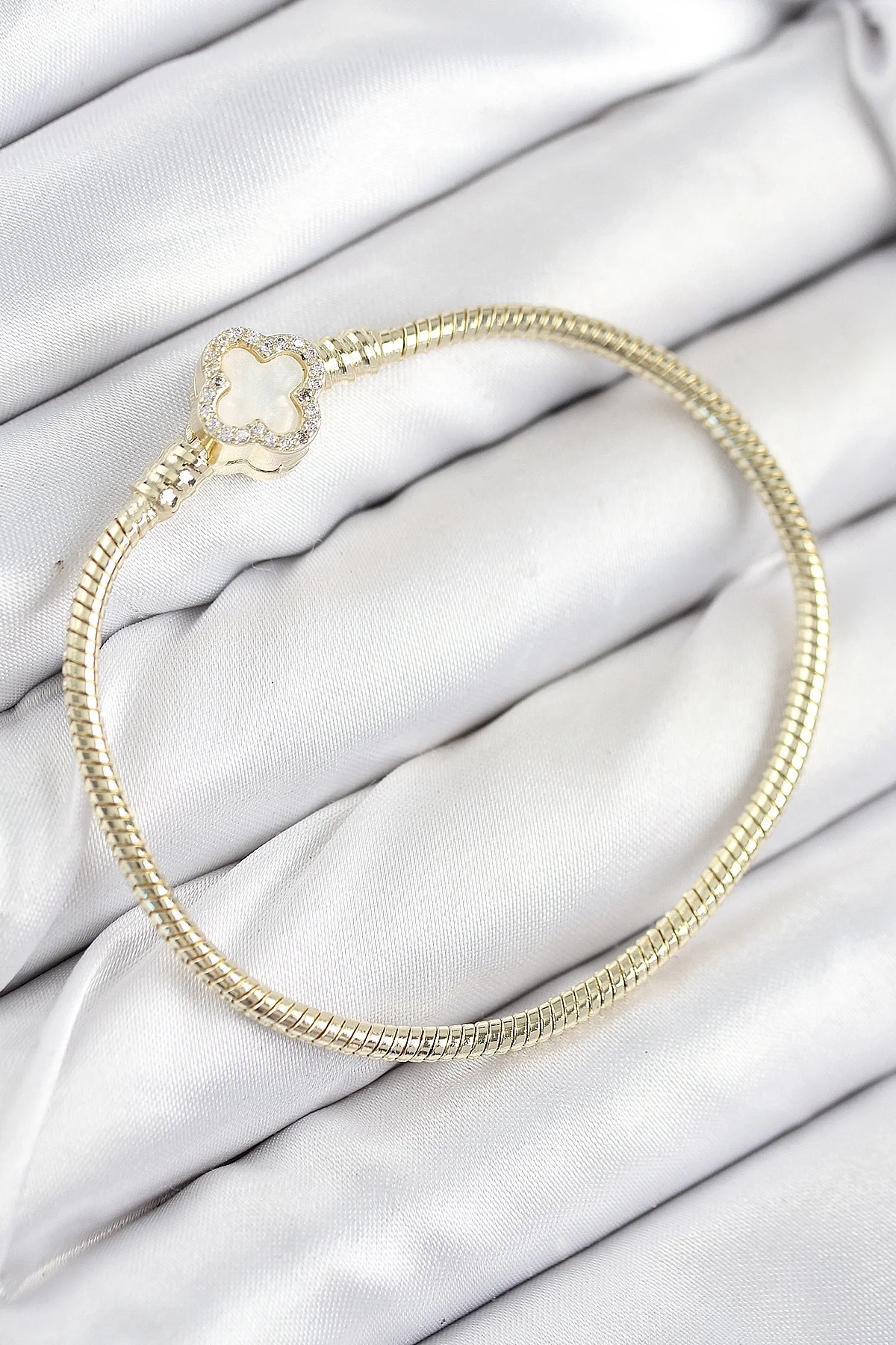 İthalat® Pirinç Charm Zirkon Taşlı Yonca Model Gold Renk Kadın Bileklik