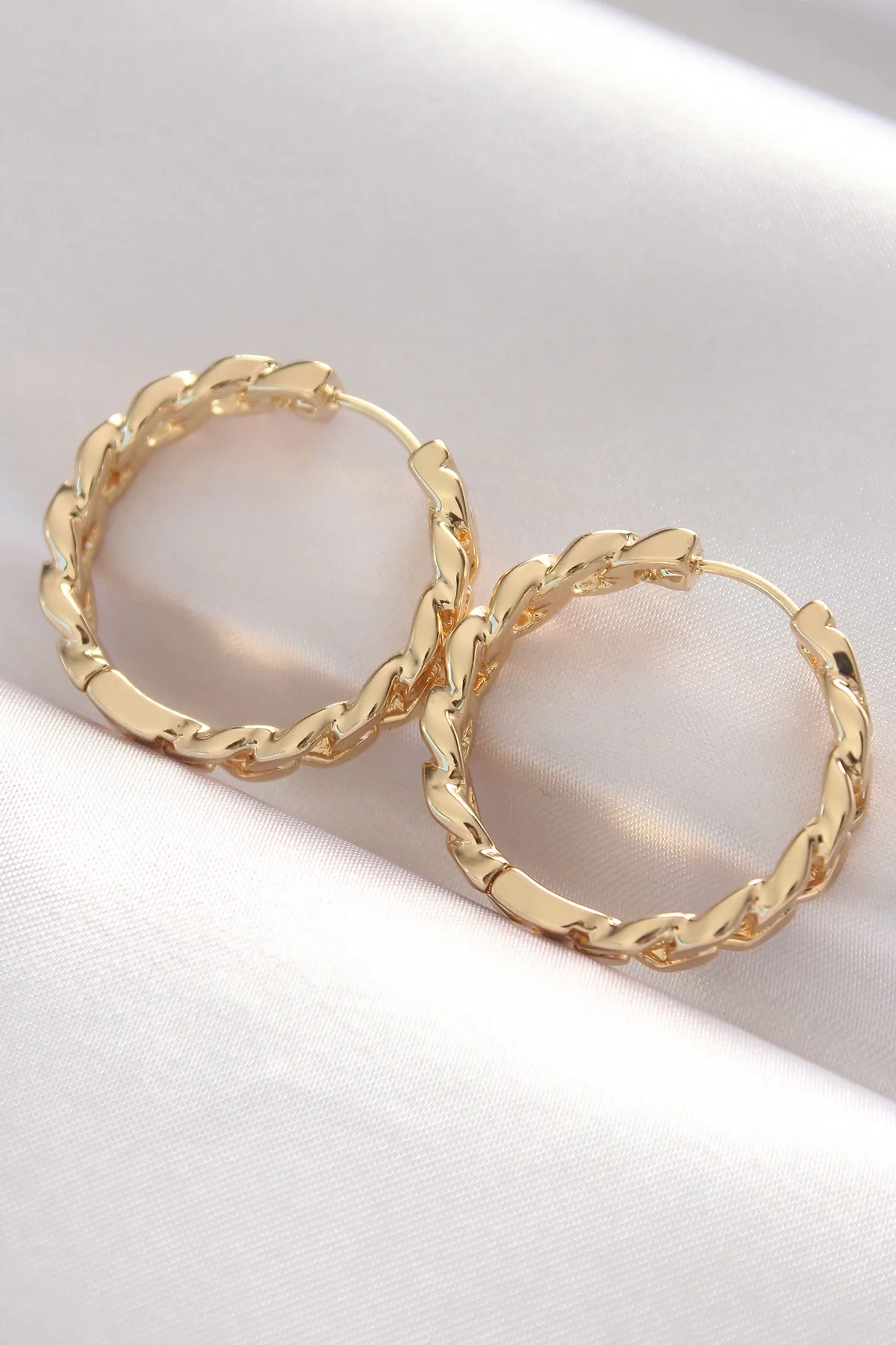 İthalat® Pirinç Gold Renk Zincir Model Halka Küpe